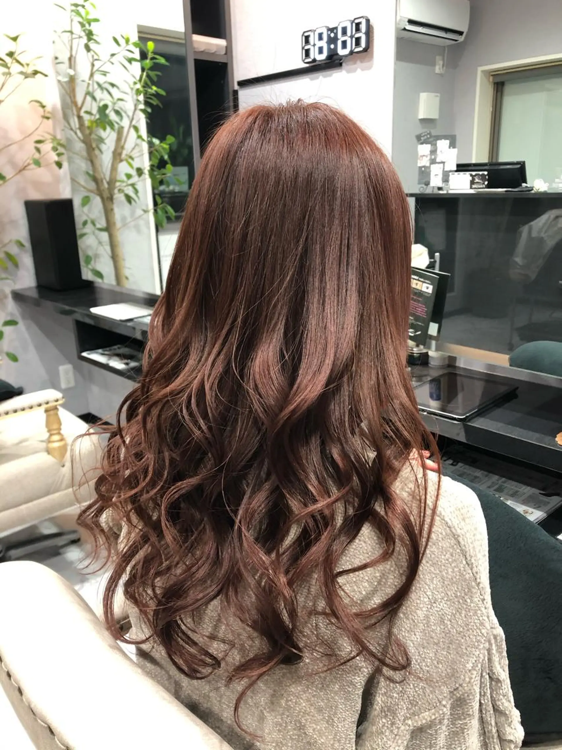 ロング カラー カット ヘアカラー トリートメント FAVORE 【ファヴォーレ】のヘアスタイル