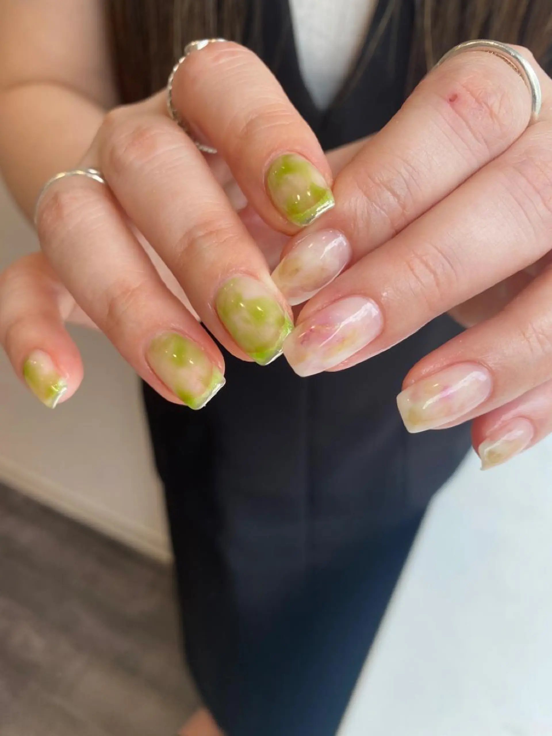 ネイル ハンドネイル NINEnami ニュアンスネイルのネイルデザイン