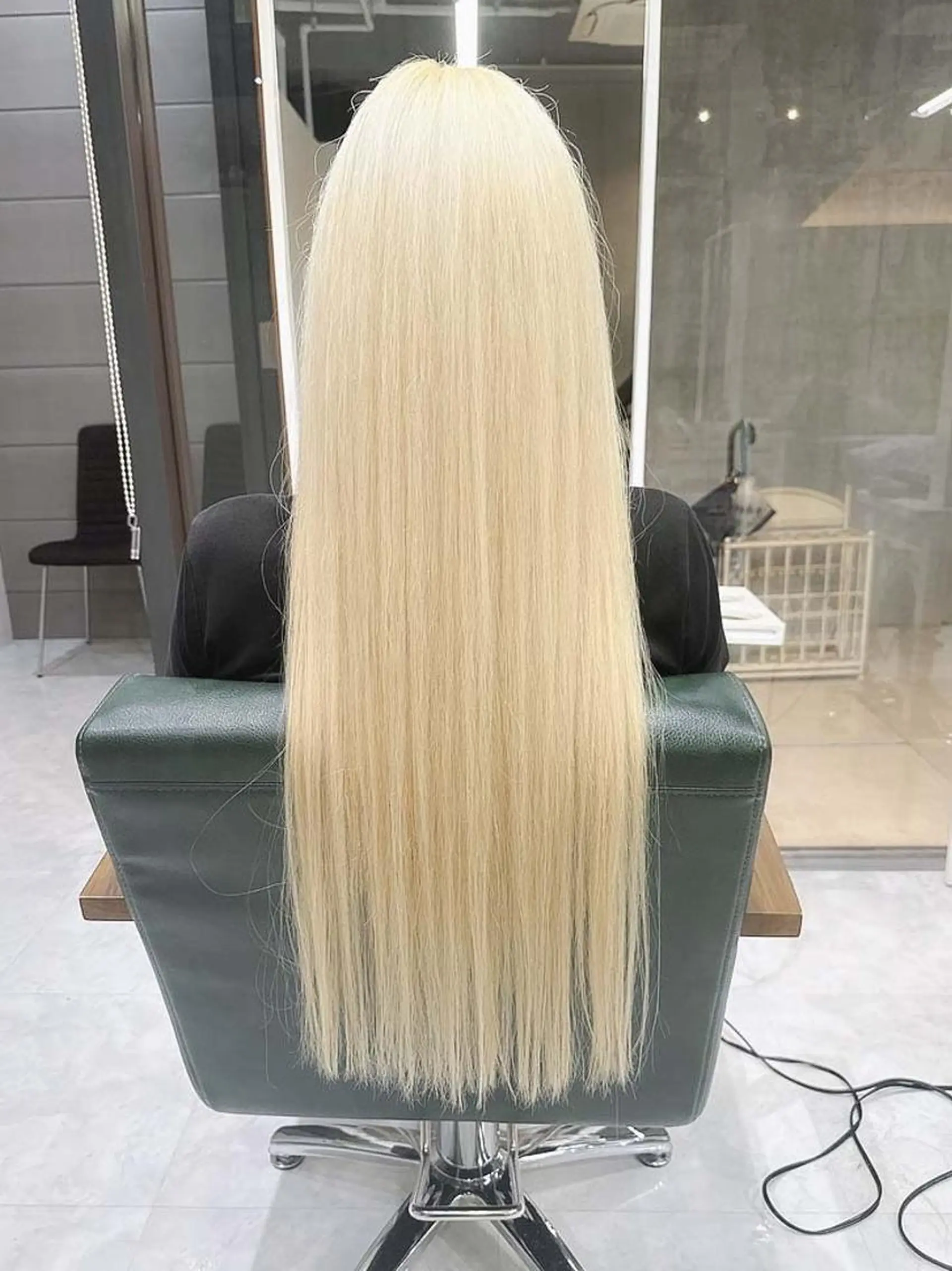 ロング カラー ヘアアレンジ ブリーチ ケアブリーチ 透明感カラー デザインカラー ハイトーンカラー 𝐑𝐈𝐍𝐊𝐀 🐣🩷のヘアスタイル