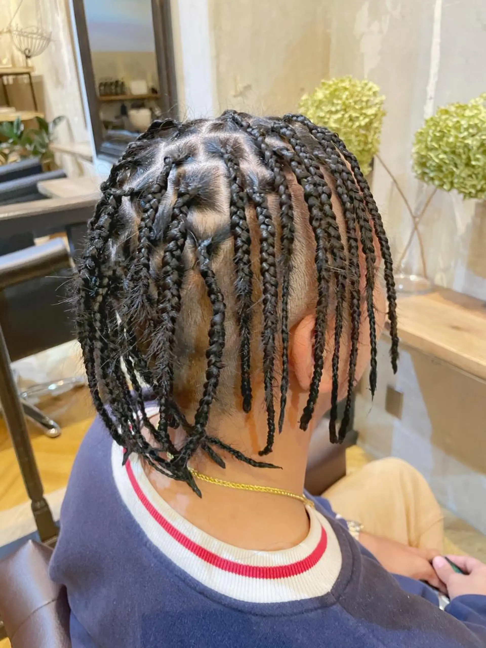 ミディアム ヘアアレンジ メンズ シールエクステ ミディアムパーマ メンズブリーチ メンズハイライト メンズハイトーン エクステ指名No.1 【店長】橘田のヘアスタイル