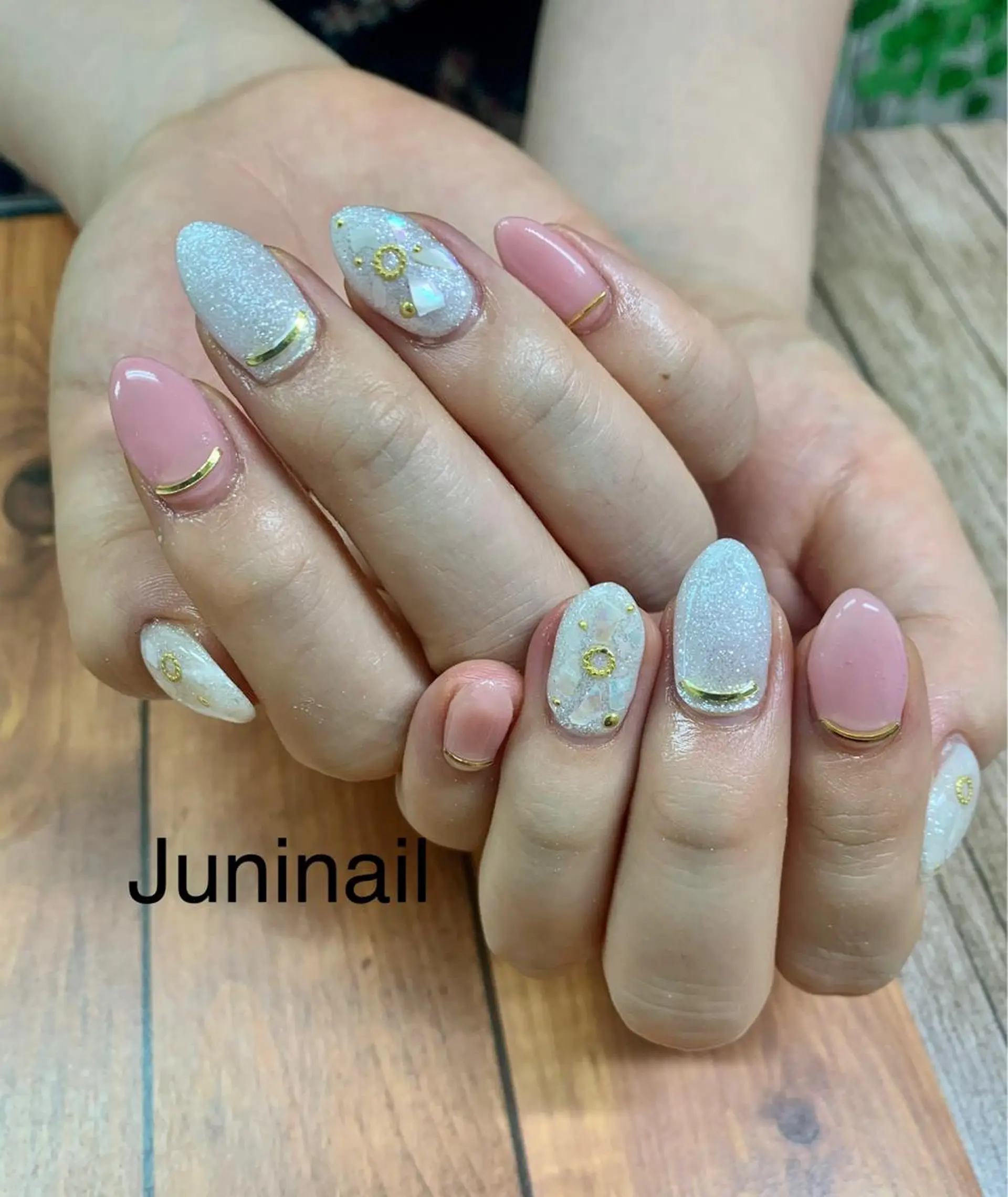 ネイル オーロラネイル クリアネイル フラッシュネイル フレンチネイル 氷ネイル・うるうるネイル ハンドネイル JuniNail 주니네일🇰🇷suのネイルデザイン