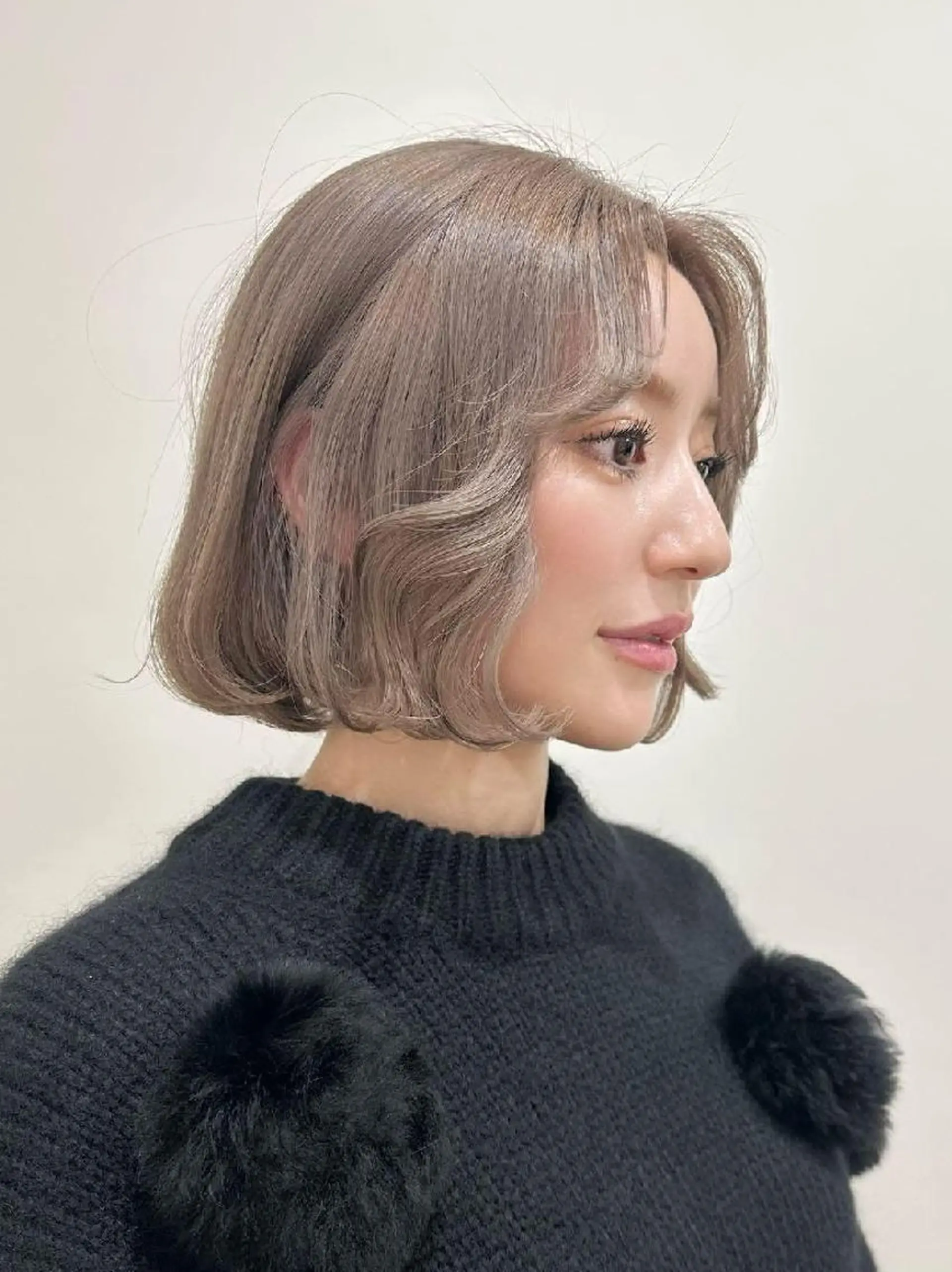 ミディアム カラー グレージュ ORIKA 美容室のヘアスタイル