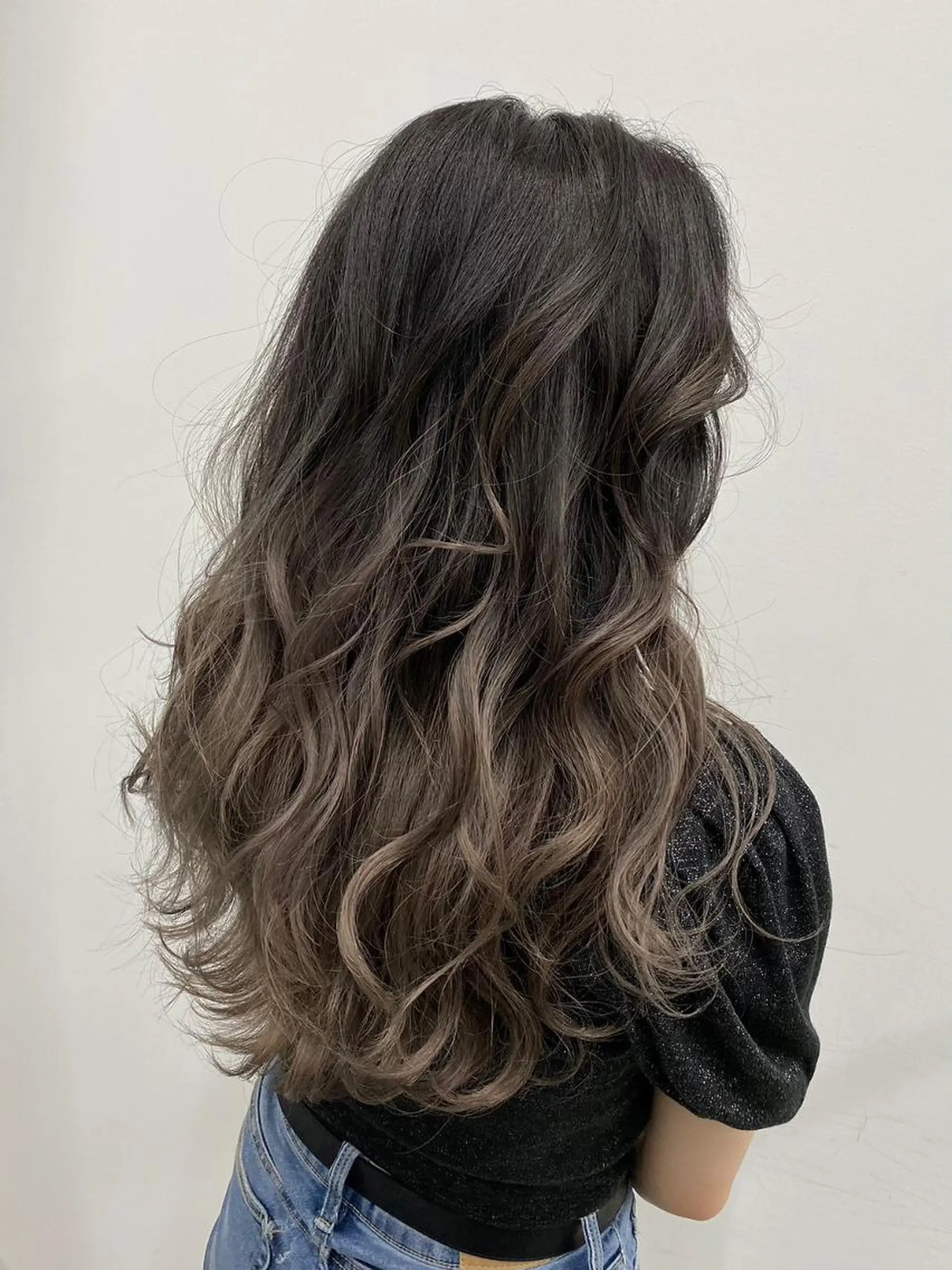 カラー ロング アディクシーカラー アッシュ ブルーカラー ダークアッシュ グレージュ 【公式】amble luxe 中野のヘアスタイル