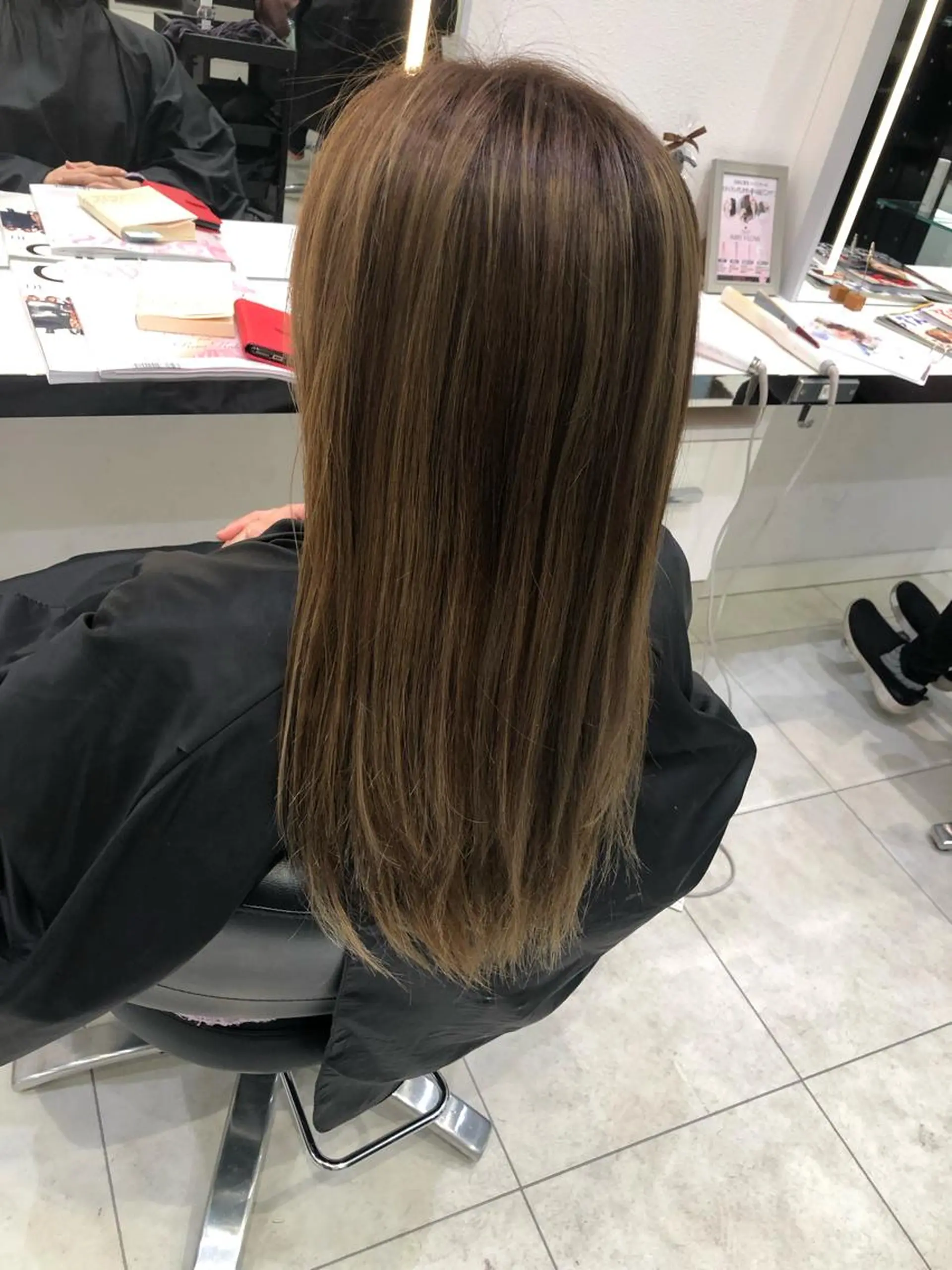 セミロング ハイライト カット ヘアカラー トリートメント 岸 保奈美のヘアスタイル