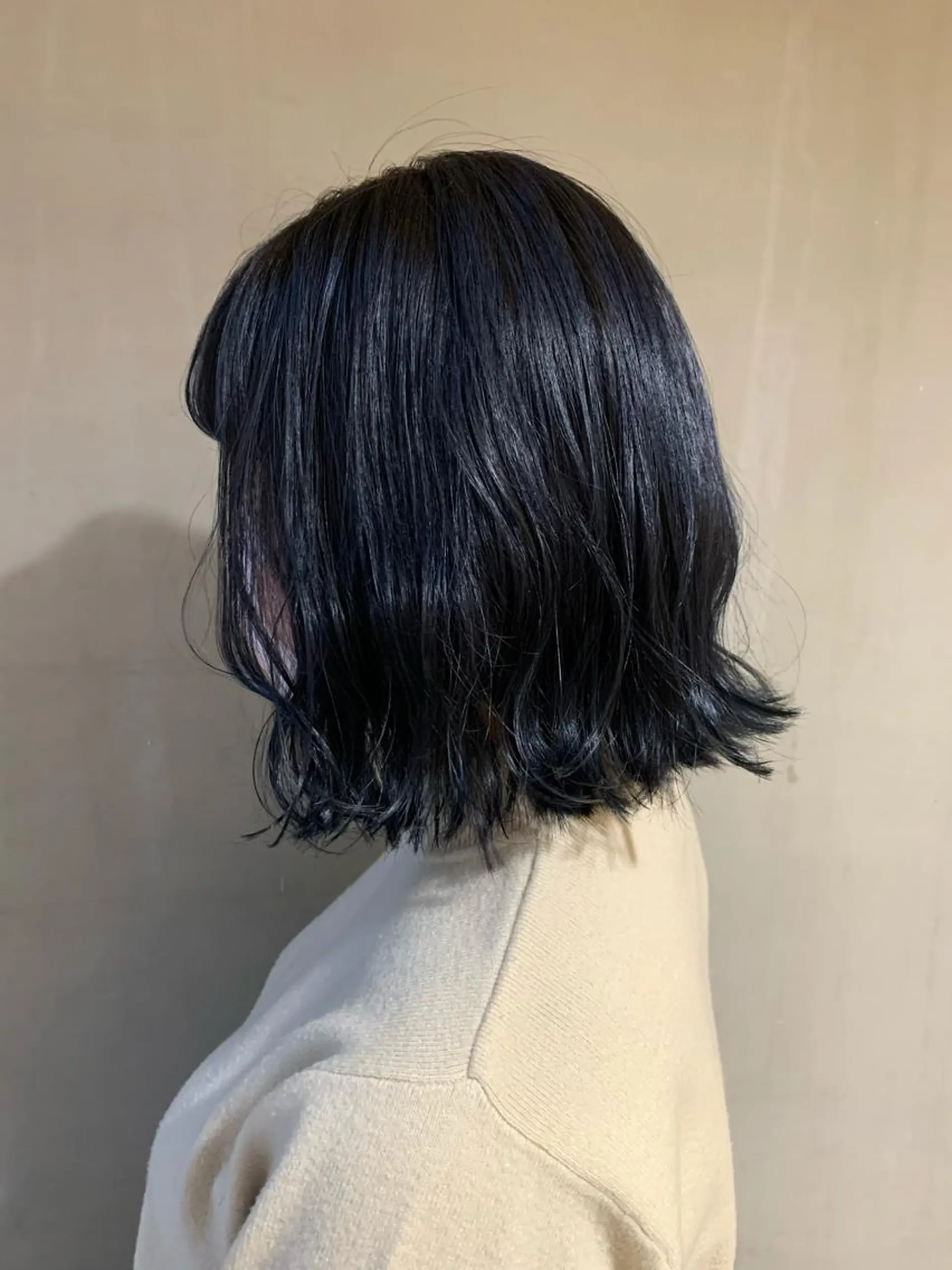 ショート カラー パーマ ヘアアレンジ メンズ キッズ ネイル マツエク・マツパ メンズブリーチ アディクシーカラー 黒髪 ブリーチ ブルーカラー SALOWIN梅田茶屋町店所属・ウルフレイヤーカット /チヒロのヘアスタイル