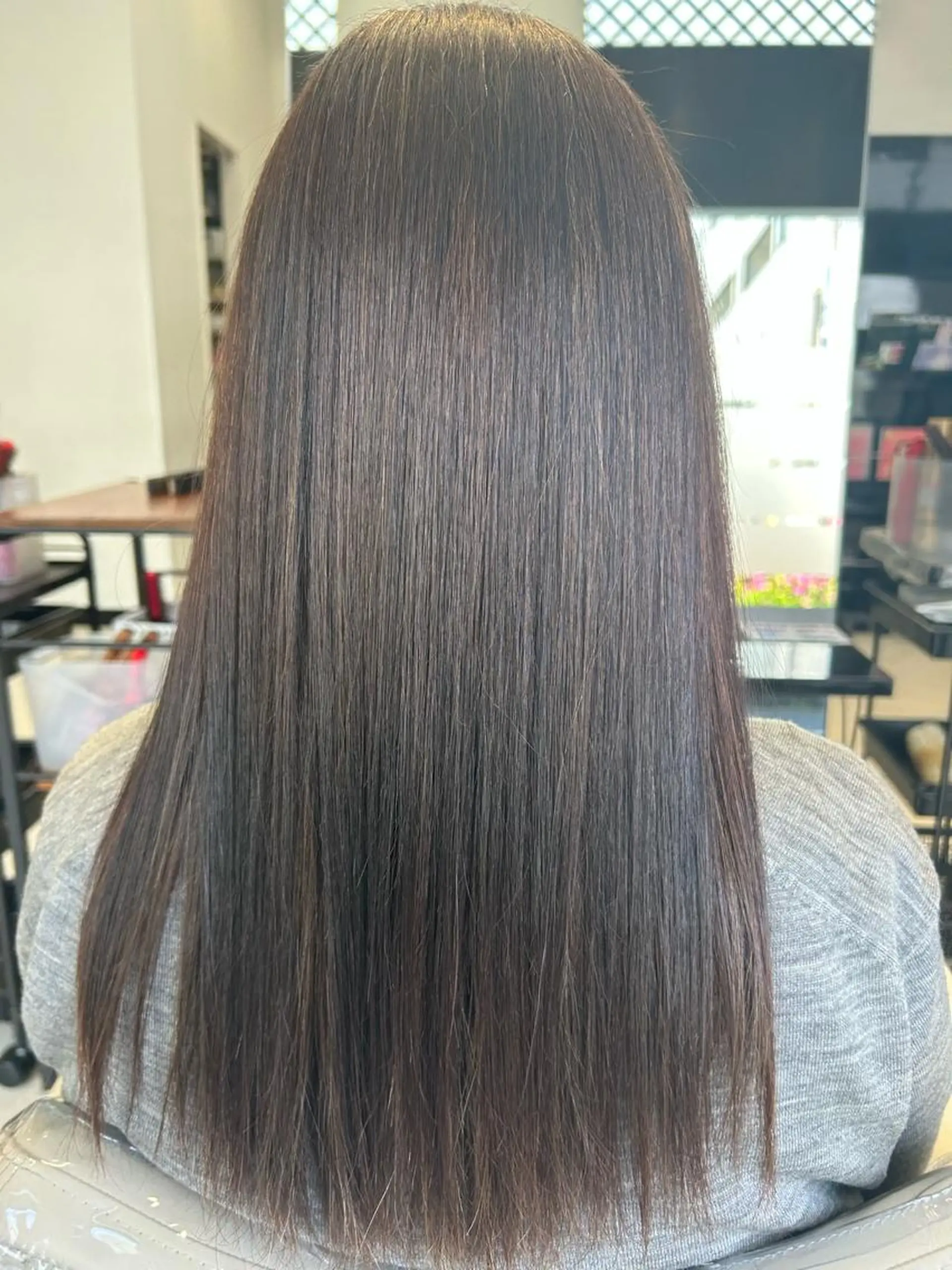 ロング 小島 萌のヘアスタイル