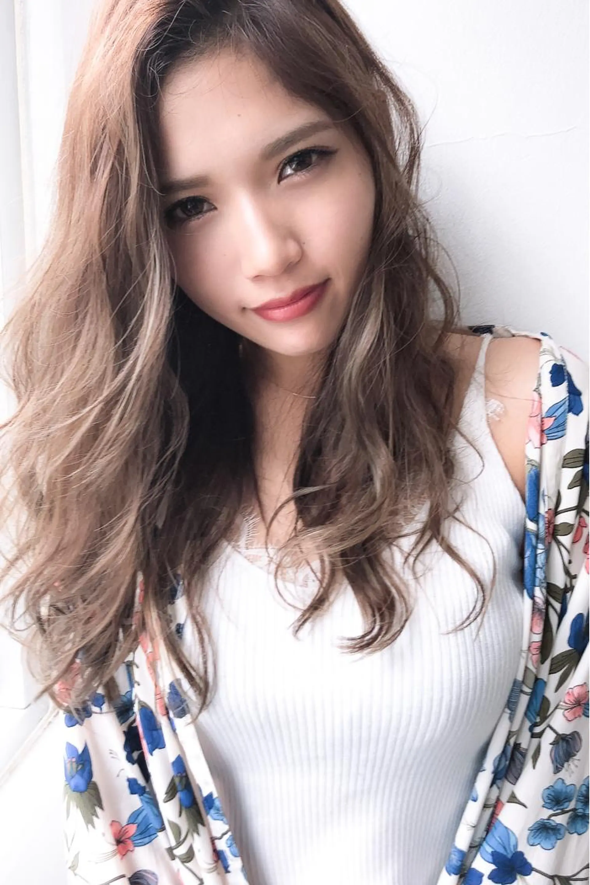 セミロング 抜毛 薄毛 白髪 頭皮改善　柳沢慶のヘアスタイル