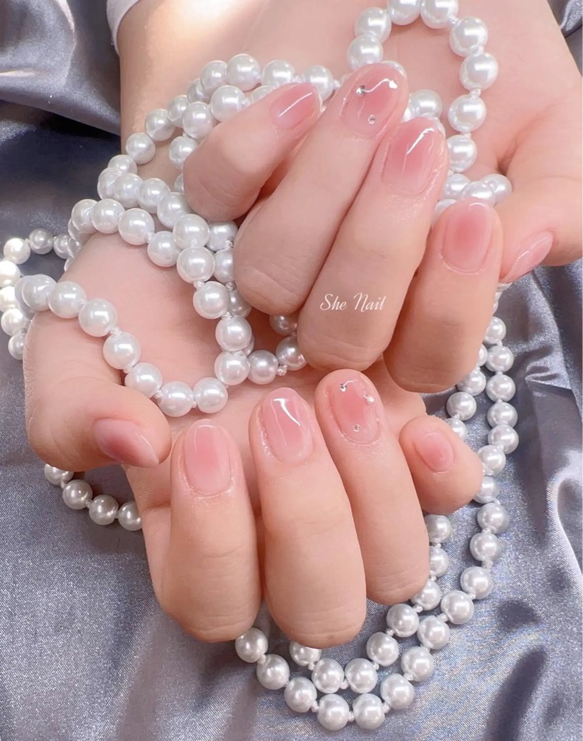 ネイル チークネイル 長さ出し ニュアンスネイル ネイルチップ ツイードネイル ハンドネイル She   Nail所属・ISA_ BELLAのネイルデザイン