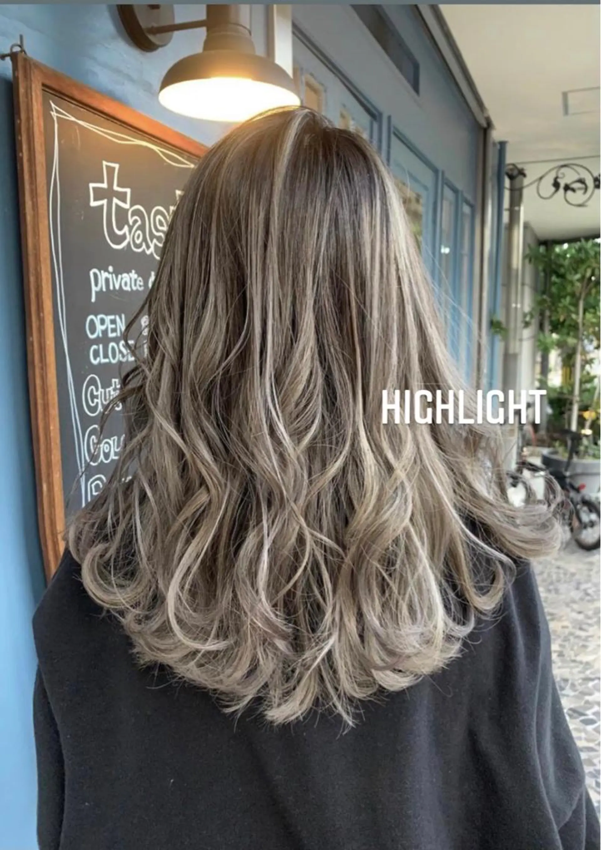 セミロング カラー 渡辺 瑠美のヘアスタイル