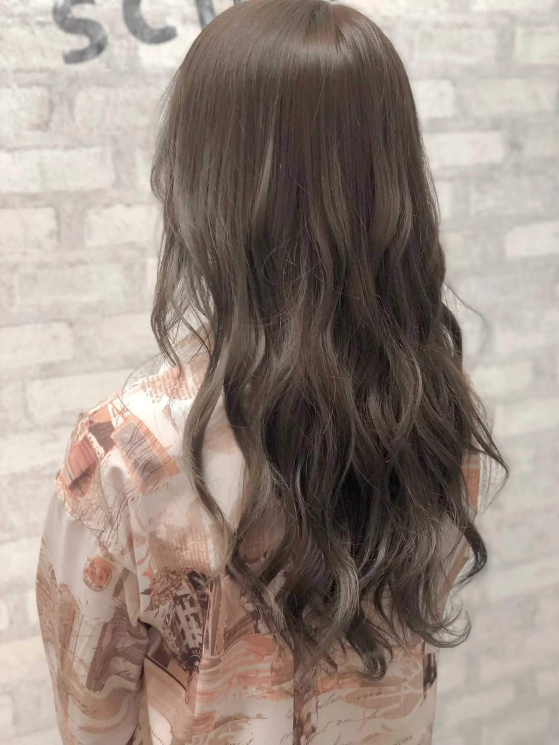 ロング カラー ブリーチ ケアブリーチ グレージュ ハイライトカラー 3Dハイライト SALOWIN 二子玉川店所属・kei_____ SALOWINのヘアスタイル