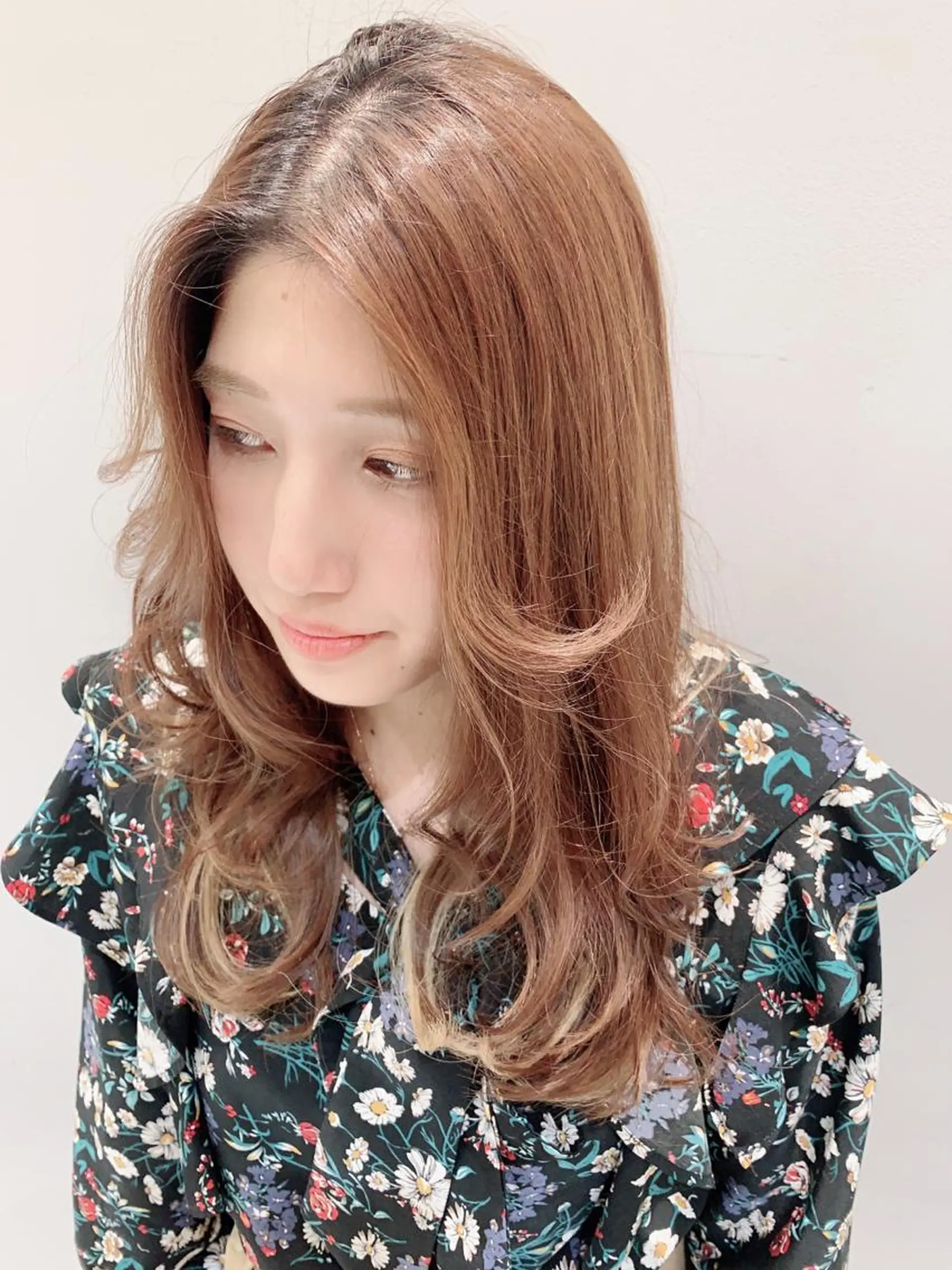 セミロング レイヤーカット 🦖鶴岡香純🦖 産休中のヘアスタイル