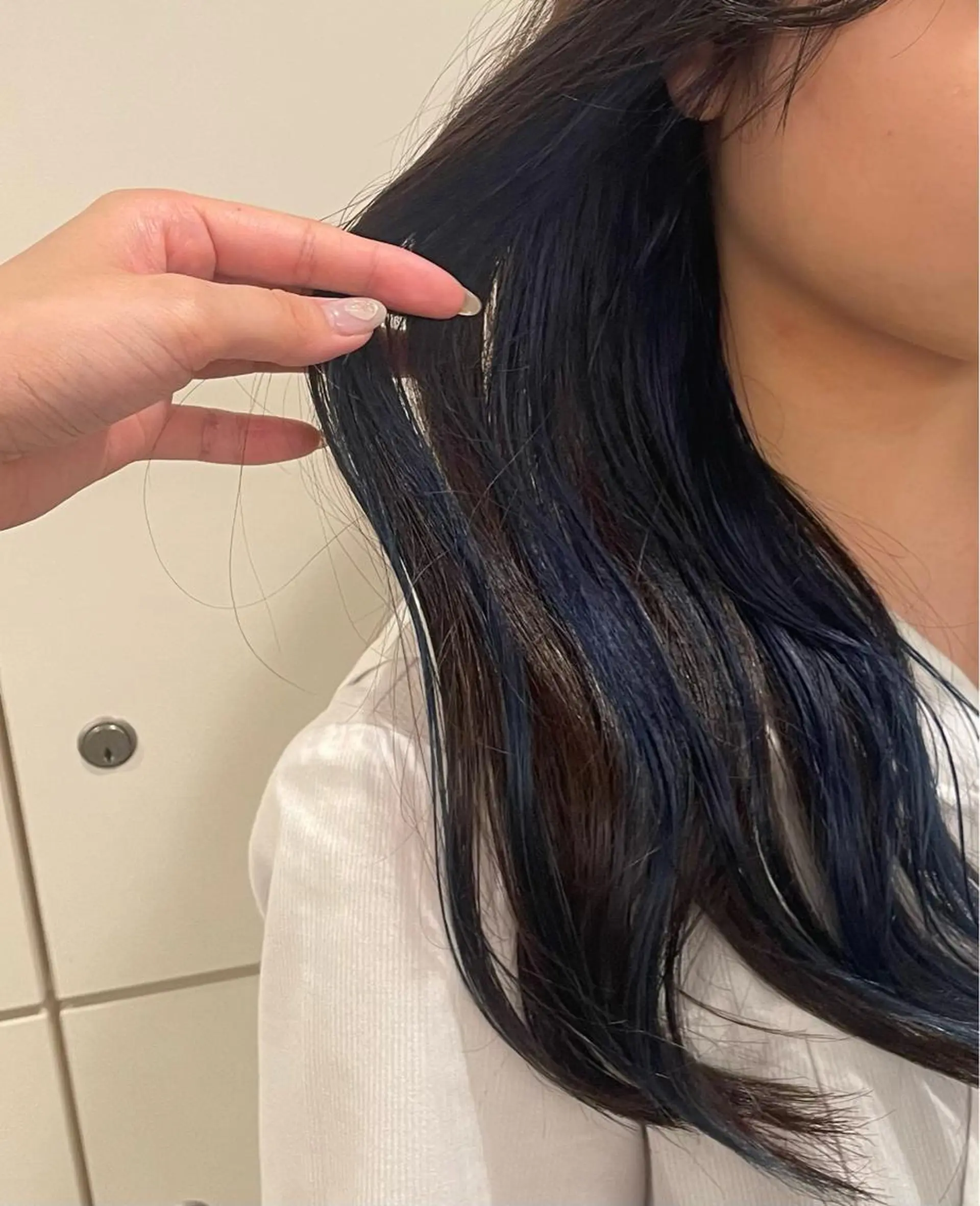 ロング カラー ブルーカラー 髪質改善サロンLOUIMADNA栄店所属・🌈縮毛矯正特化 杉浦　夏生のヘアスタイル