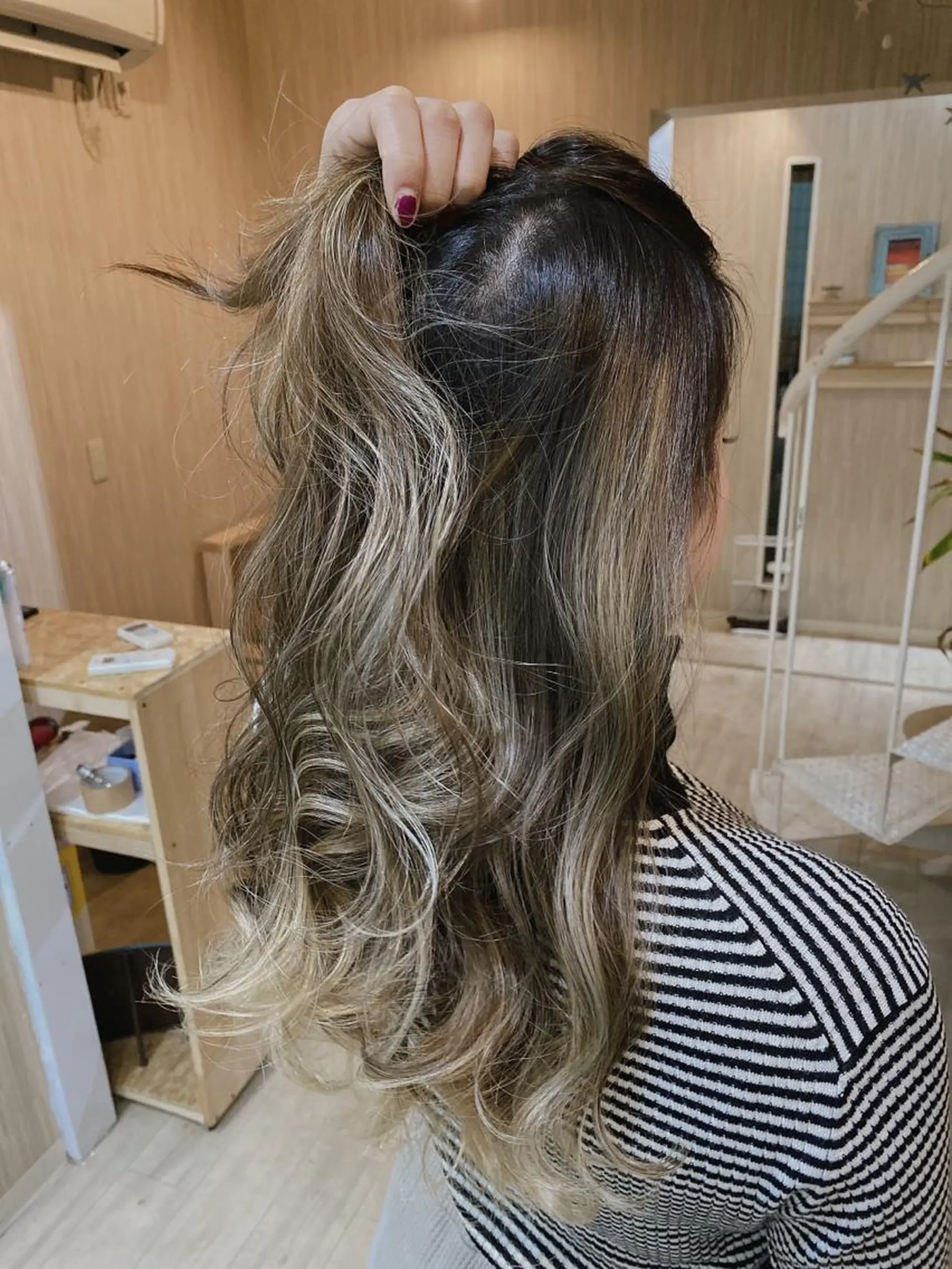 セミロング カラー パーマ ヘアアレンジ バレイヤージュ ベージュカラー レイヤーカット ヘアカラー nico  原宿所属・nico【代表】 市川　拓也のヘアスタイル