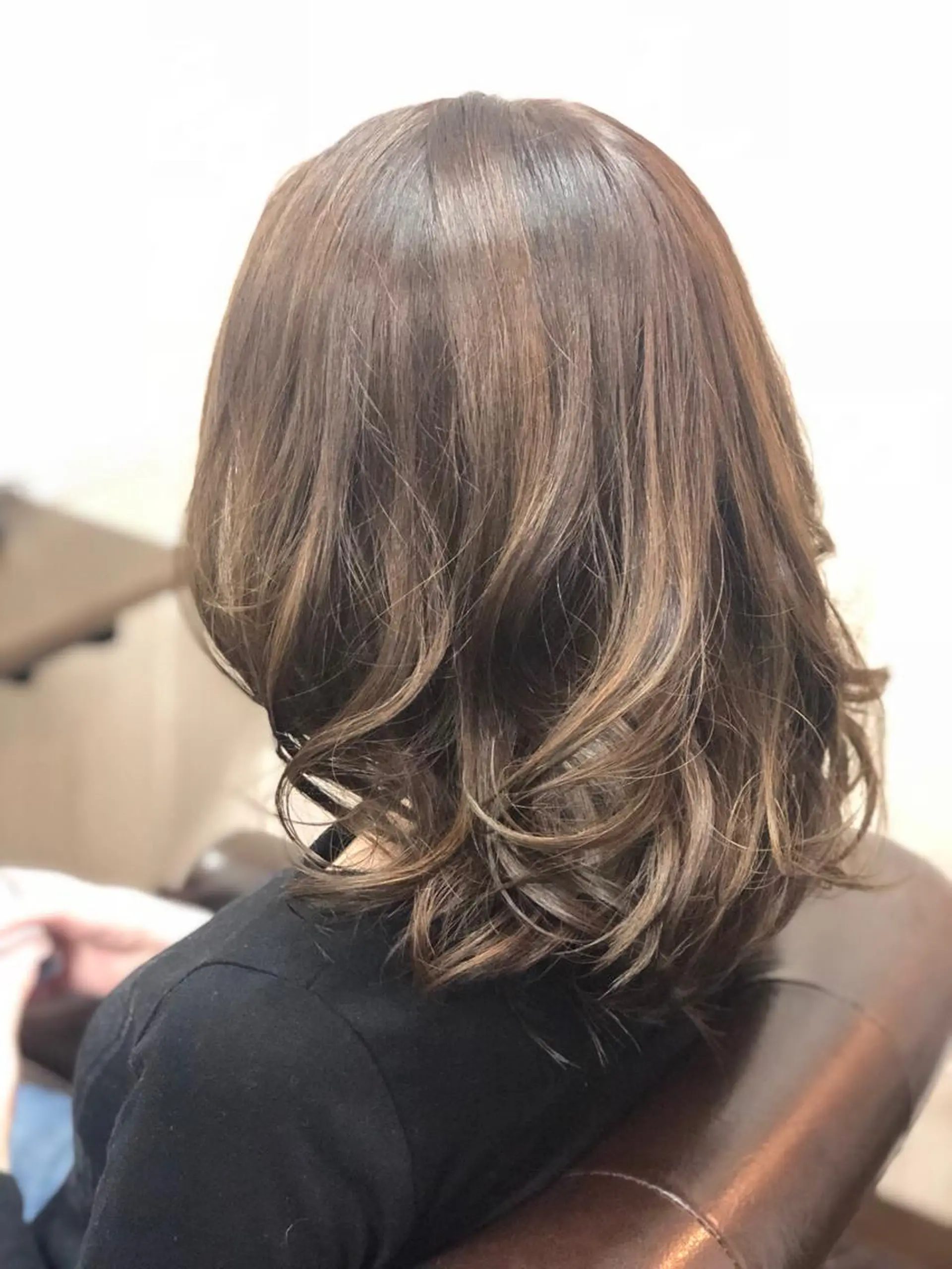 ミディアム カラー 清原 悠理のヘアスタイル