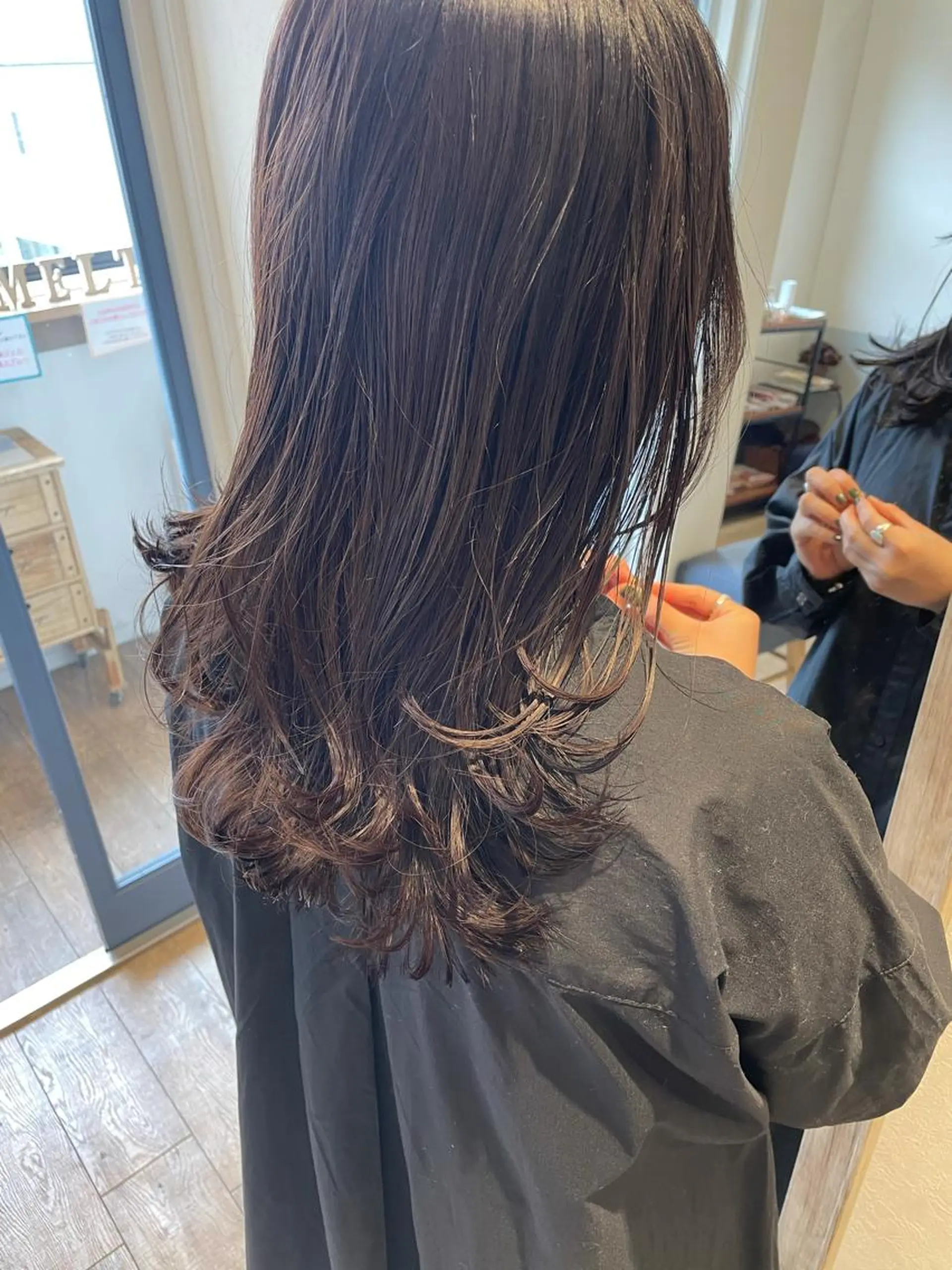 セミロング 🩰オリーブ/ ベージュ松本咲花🩰のヘアスタイル