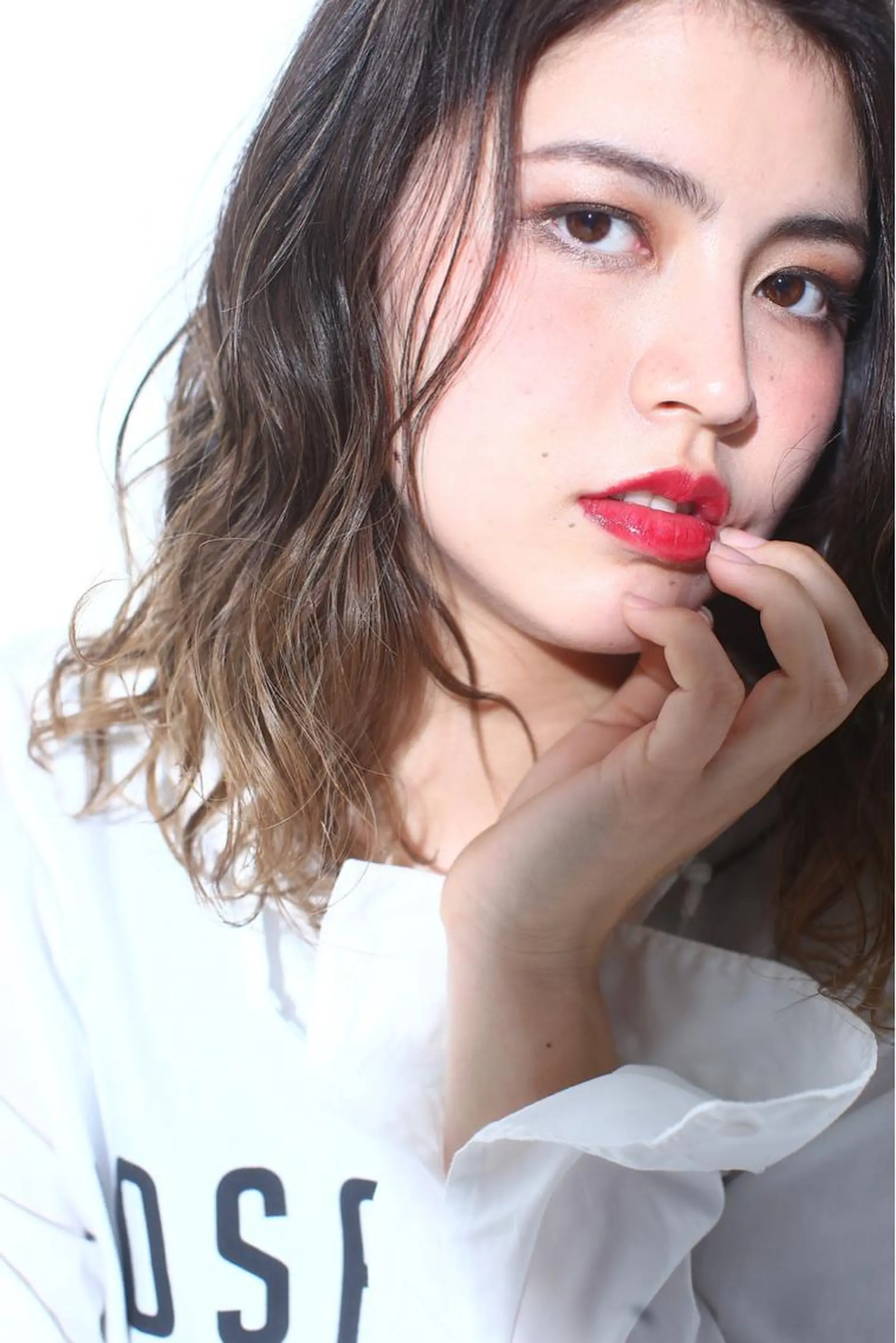 セミロング カラー バレイヤージュ レイヤーカット Lee 甲子園のヘアスタイル