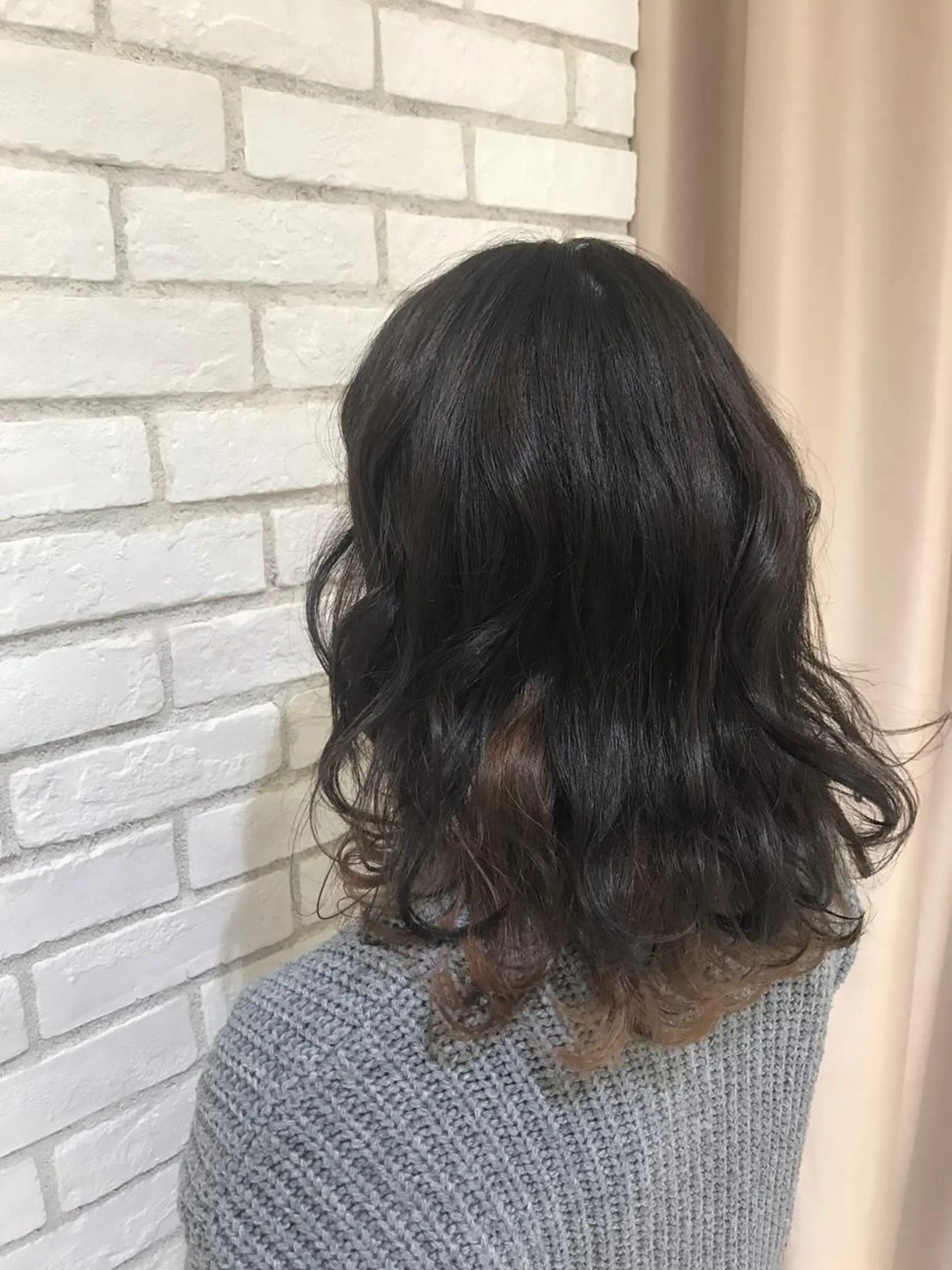 ミディアム カラー ブロンド グレージュ インナーカラー Ash 戸田公園店のヘアスタイル