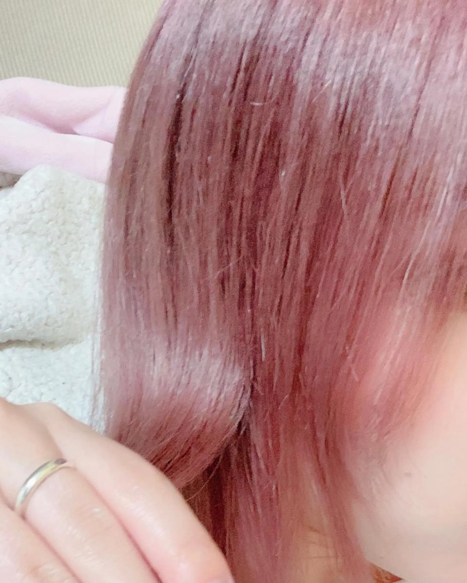 ロング カラー アッシュ ベージュカラー ハイトーンカラー ピンクカラー ピンクアッシュ UNDER vr 【アンダーバー】のヘアスタイル