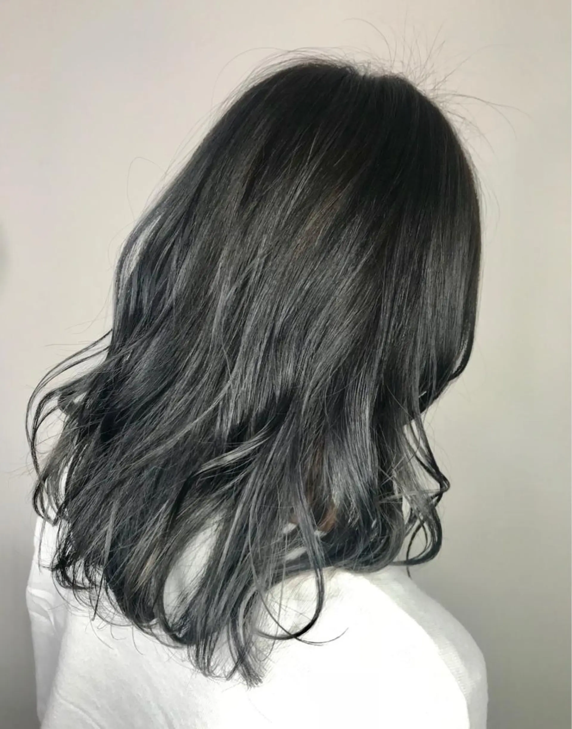 セミロング アッシュ Lolonois梅田 /Okazaki:)のヘアスタイル