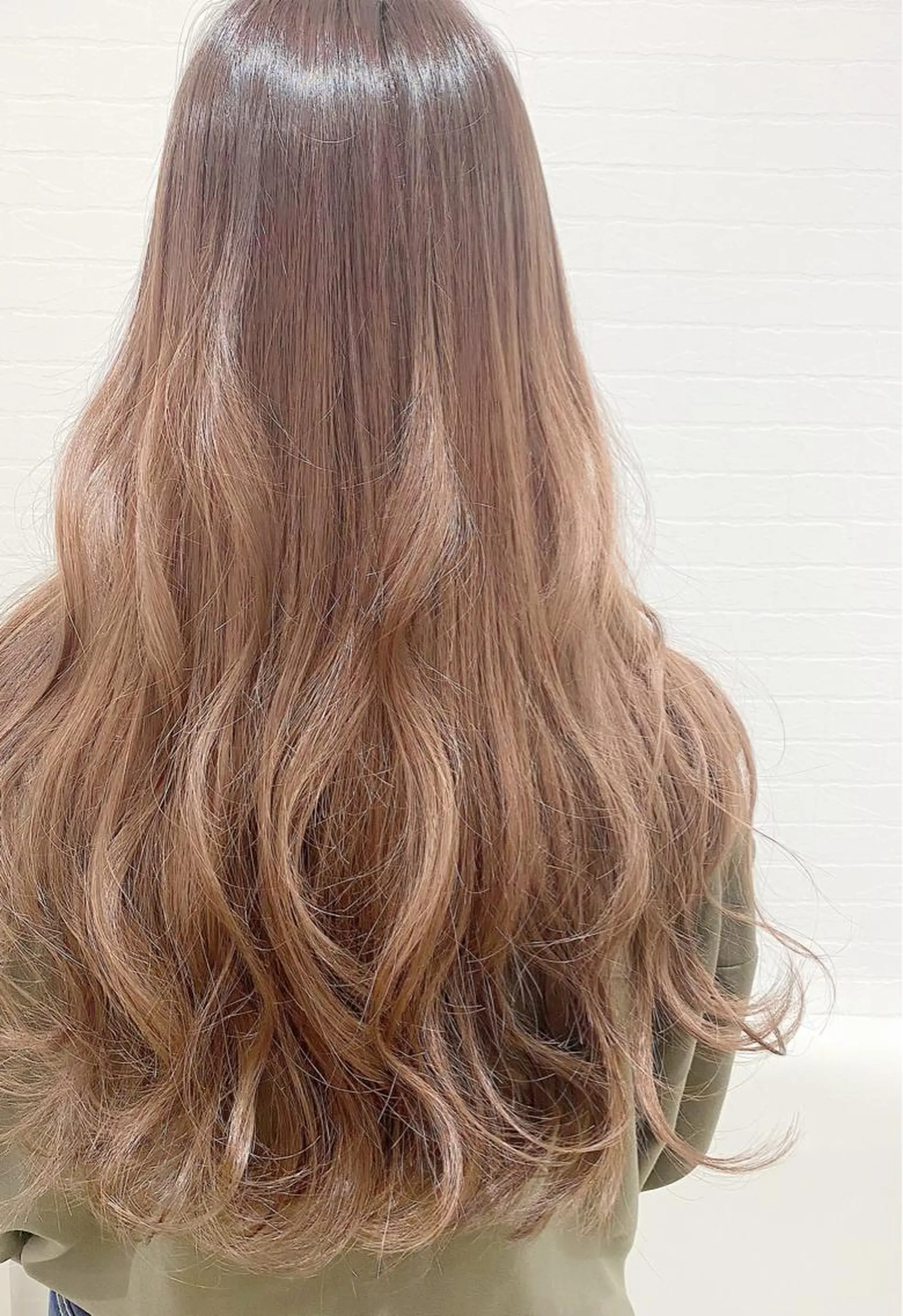 ロング カラー グレージュ ピンクカラー GRANLUSSO 〜グランルッソ駅前店所属・木口 嘉美のヘアスタイル