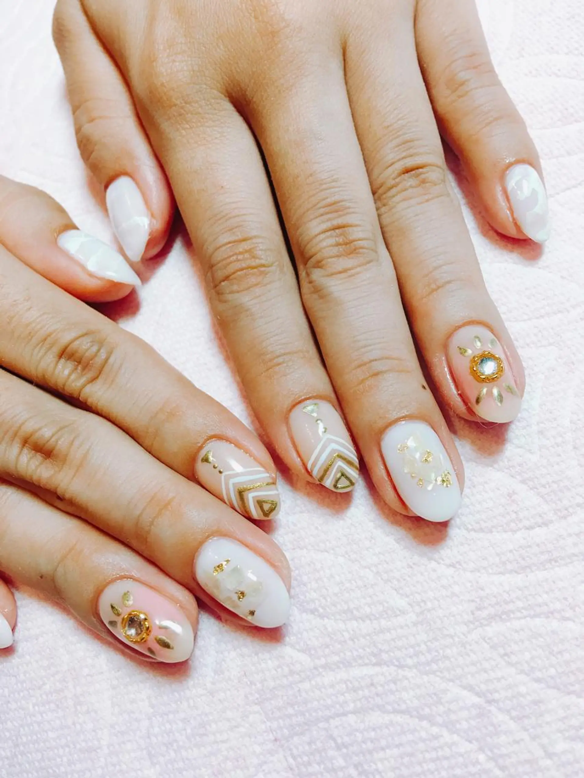 ネイル 持ち込み THECOLORS所属・近貞 莉奈のネイルデザイン