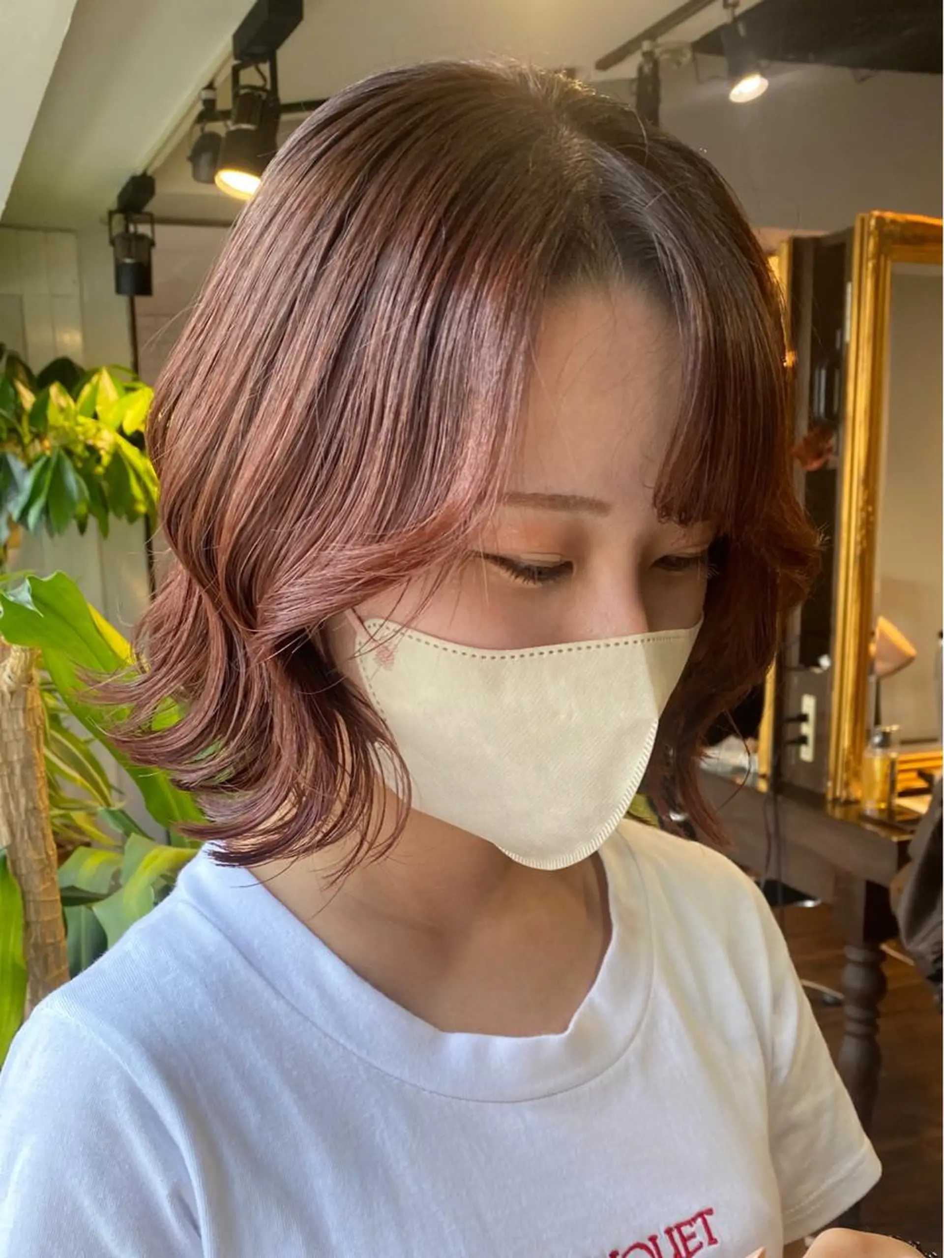 ミディアム カラー ヘアアレンジ ベージュカラー ブラウンカラー ピンクカラー ピンクベージュ ピンクブラウン カット ヘアカラー トリートメント 韓国ヘア×髪質 改善🇰🇷シオリのヘアスタイル