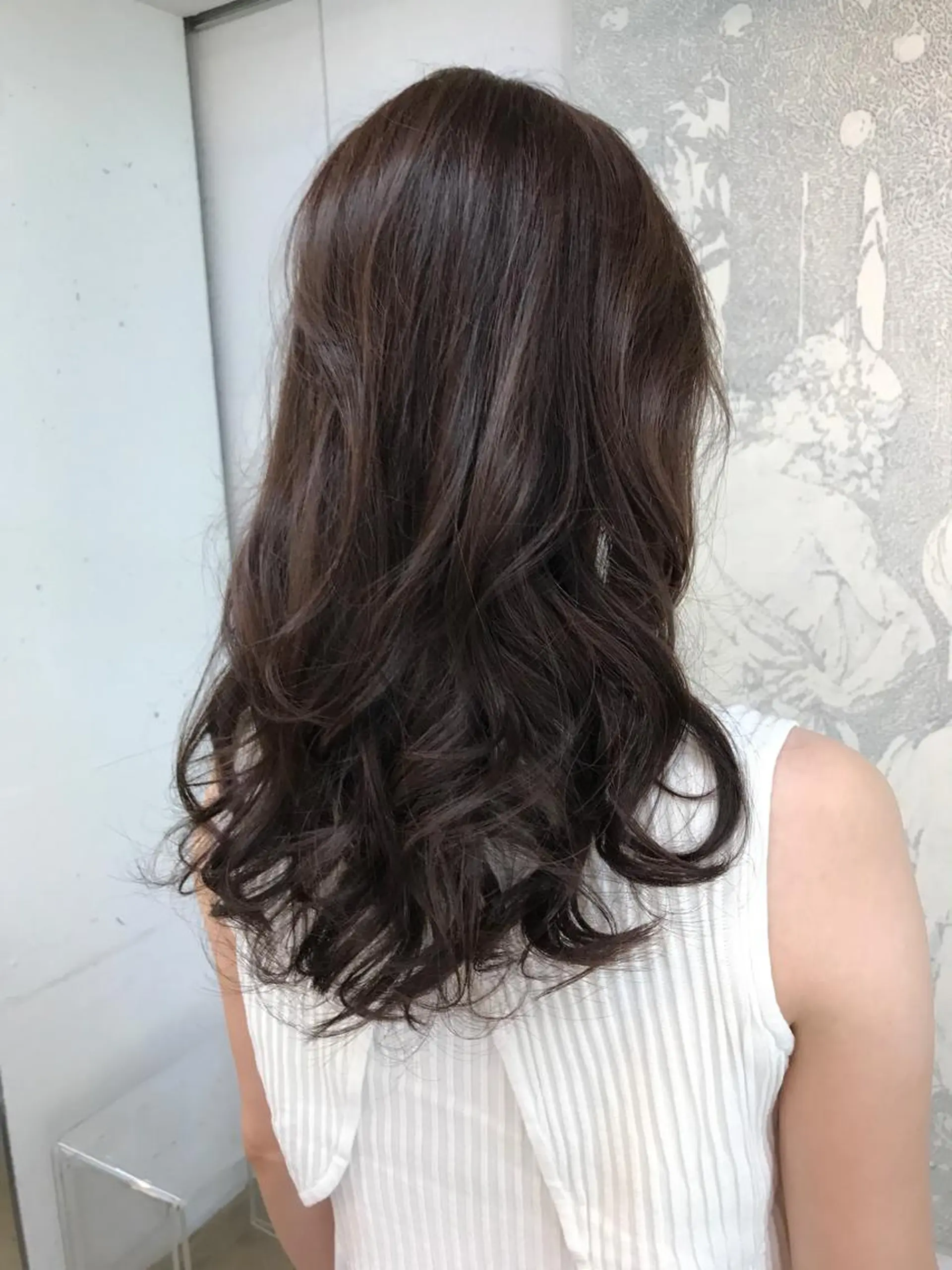 ロング アルファ シェリのヘアスタイル