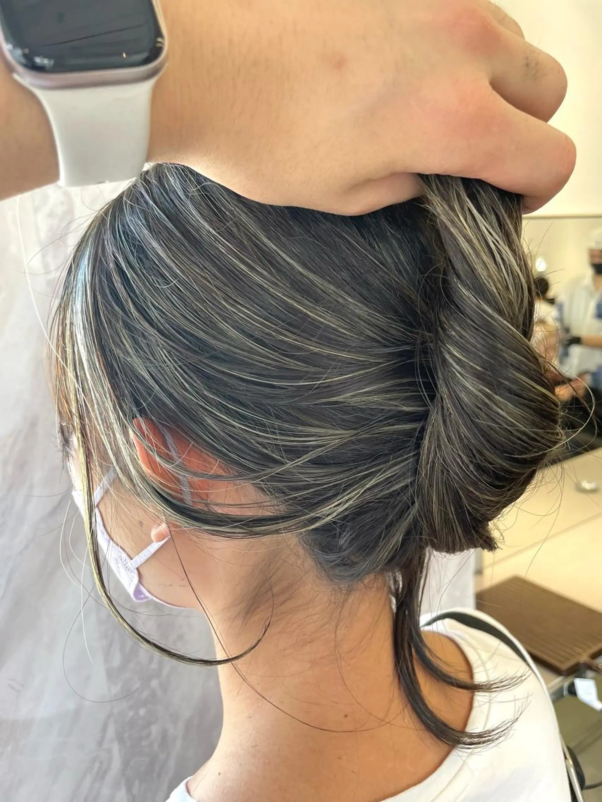 ミディアム カラー ヘアアレンジ ハイライトカラー 外国人風カラー ハイライト カット ヘアカラー トリートメント 🎗秋山勇/ GEAR.代表のヘアスタイル