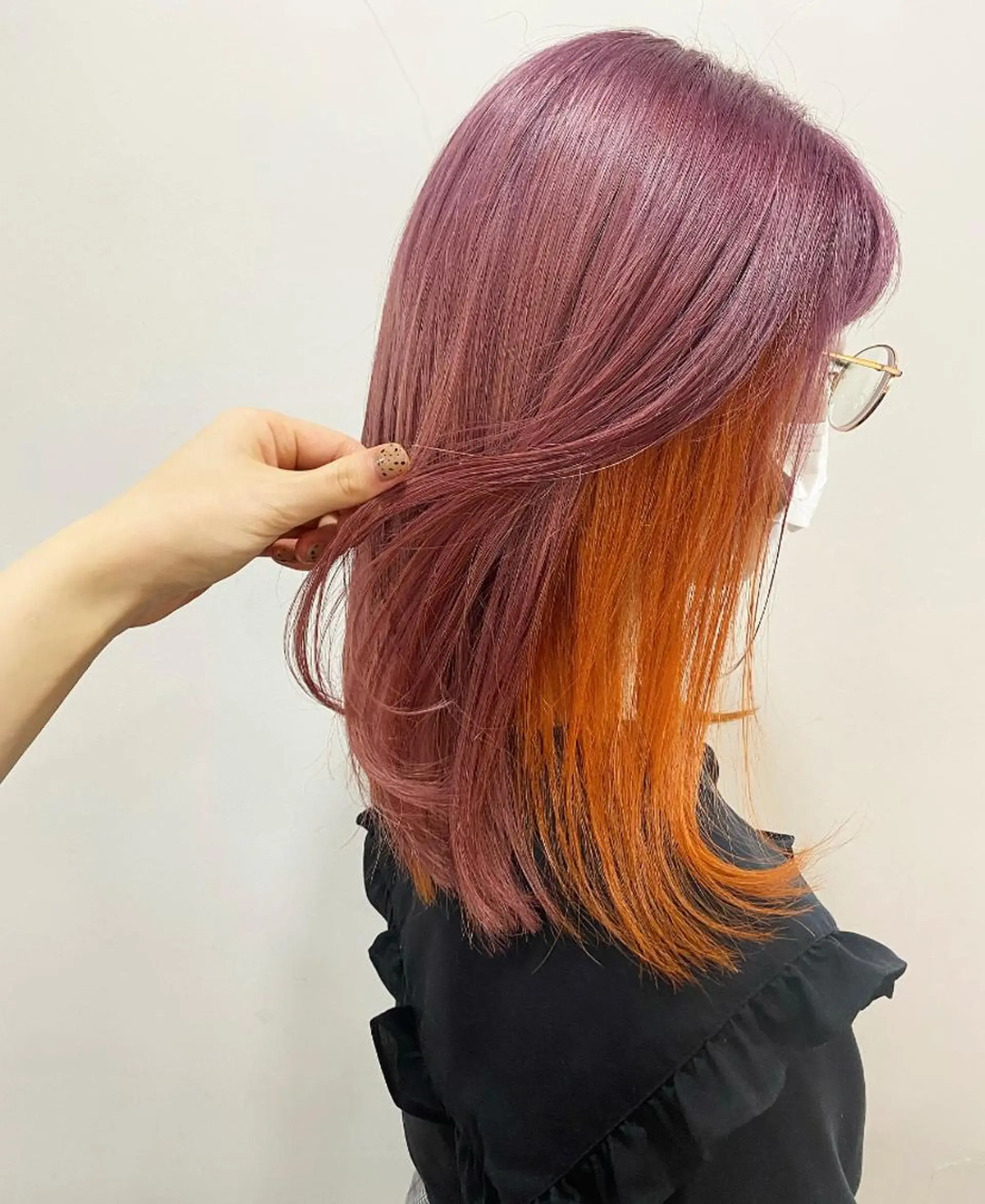 セミロング カラー オレンジ ピンクカラー ピンクパープル パープルカラー カット ヘアカラー トリートメント フラム所属・WATANABE MISAKIのヘアスタイル