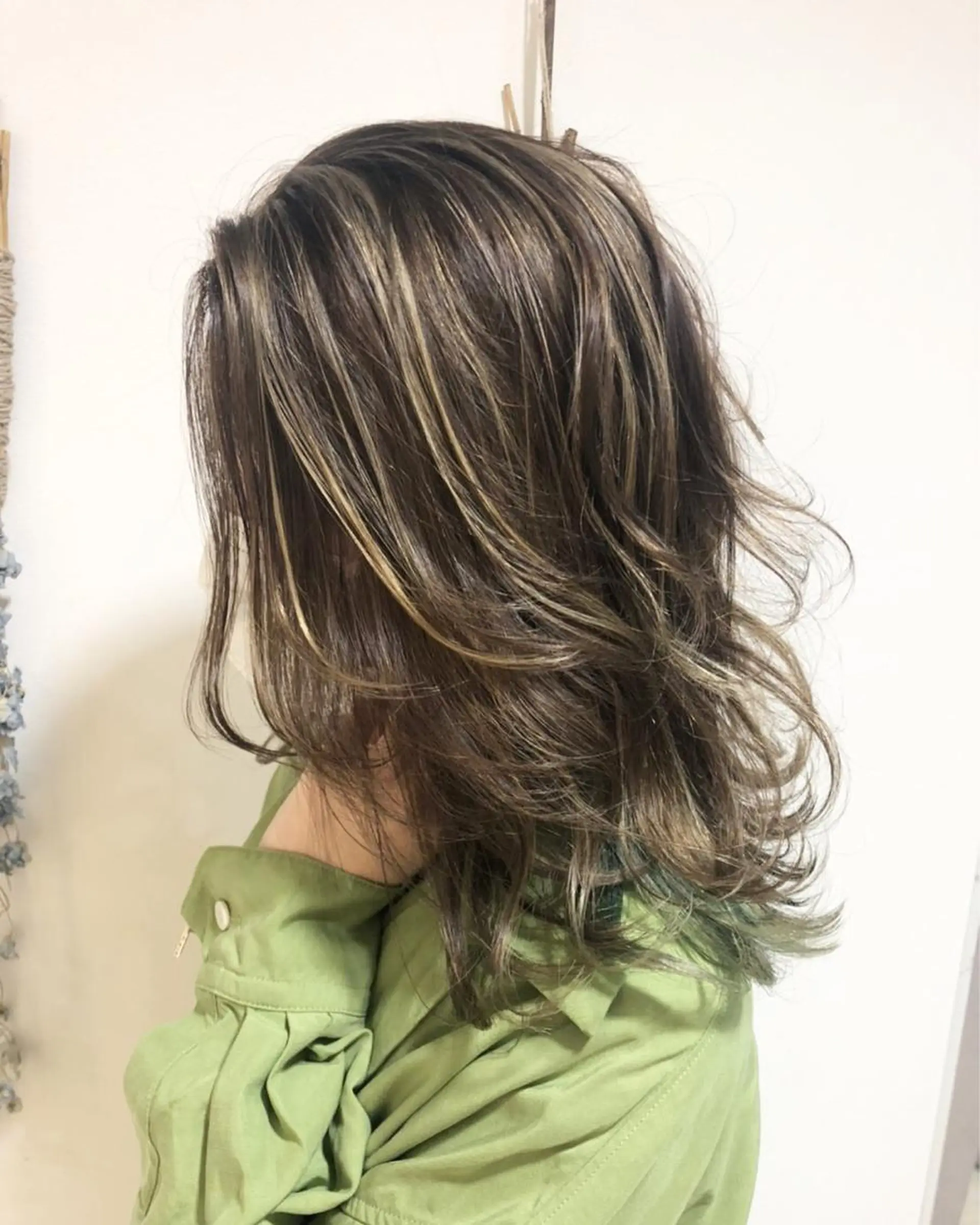 ミディアム カラー ハイライトカラー ハイライト ブリーチ/髪質改善 NYNY大久保のヘアスタイル