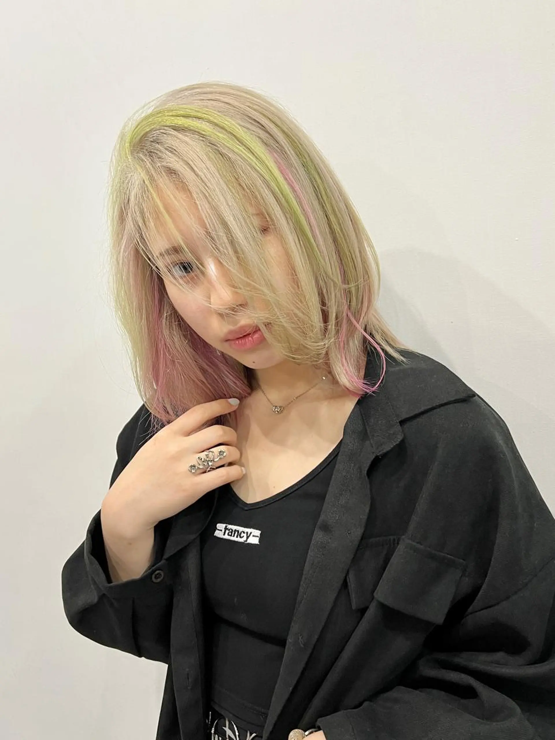 ミディアム カラー Via officialのヘアスタイル