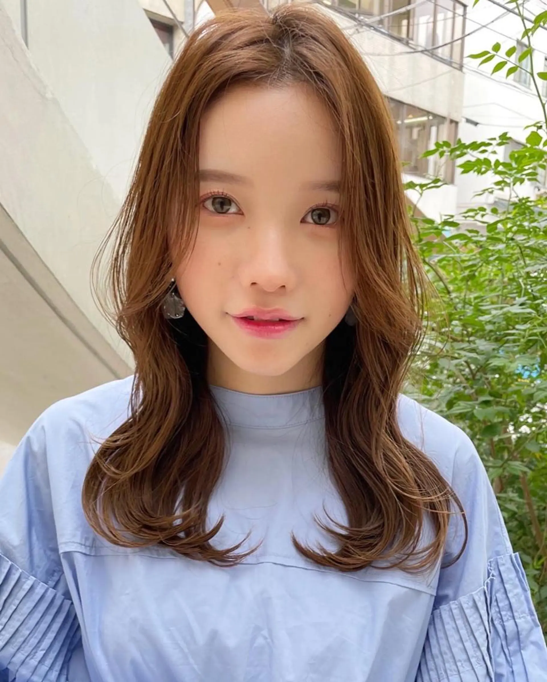 ミディアム カラー ヘアアレンジ ミディアムパーマ ベージュカラー 透明感カラー ハイライトカラー ミルクティーベージュ 韓国/髪質改善💘 櫻井かれんのヘアスタイル