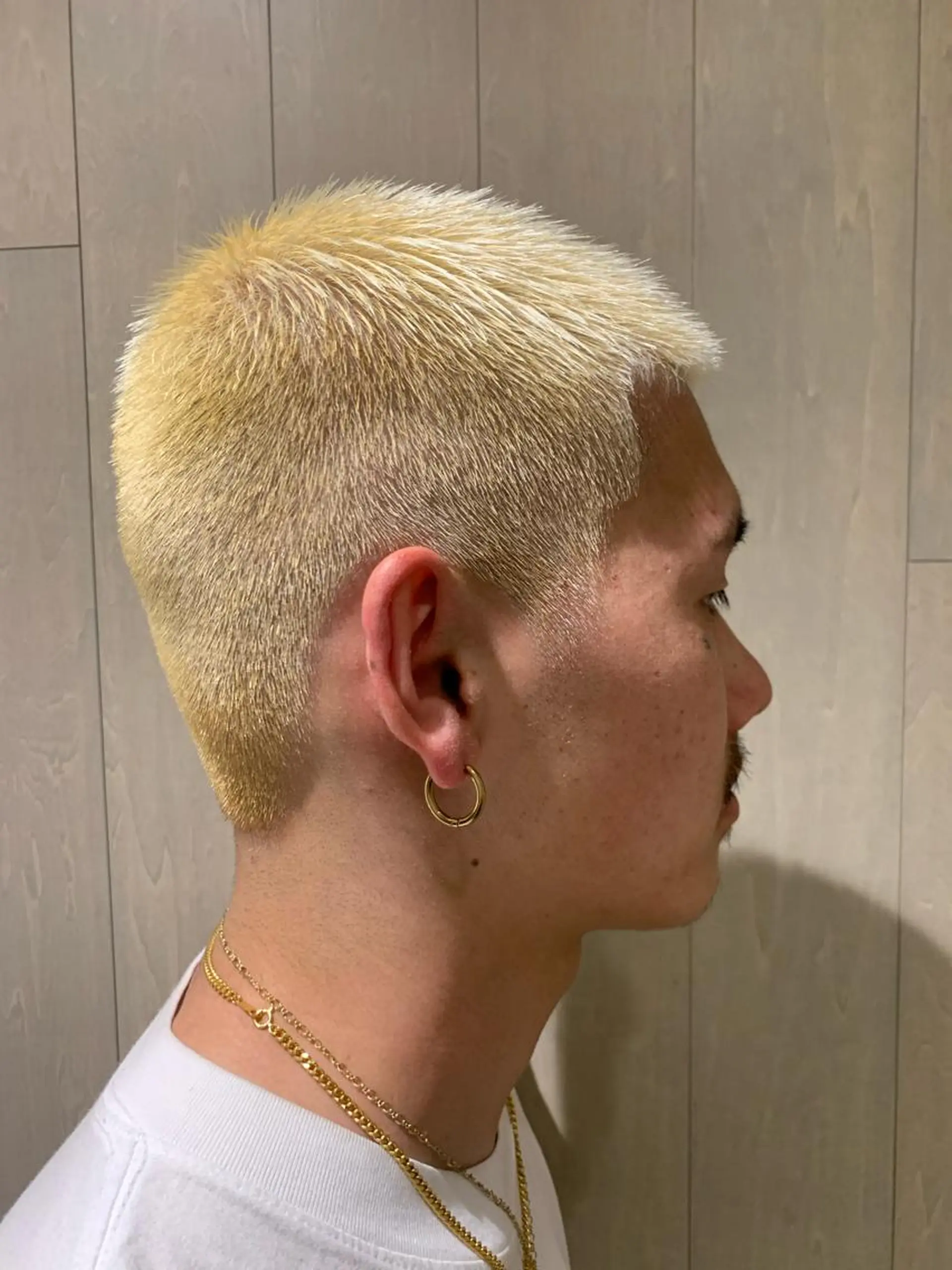 ショート カラー メンズ 糟谷 慈英のヘアスタイル