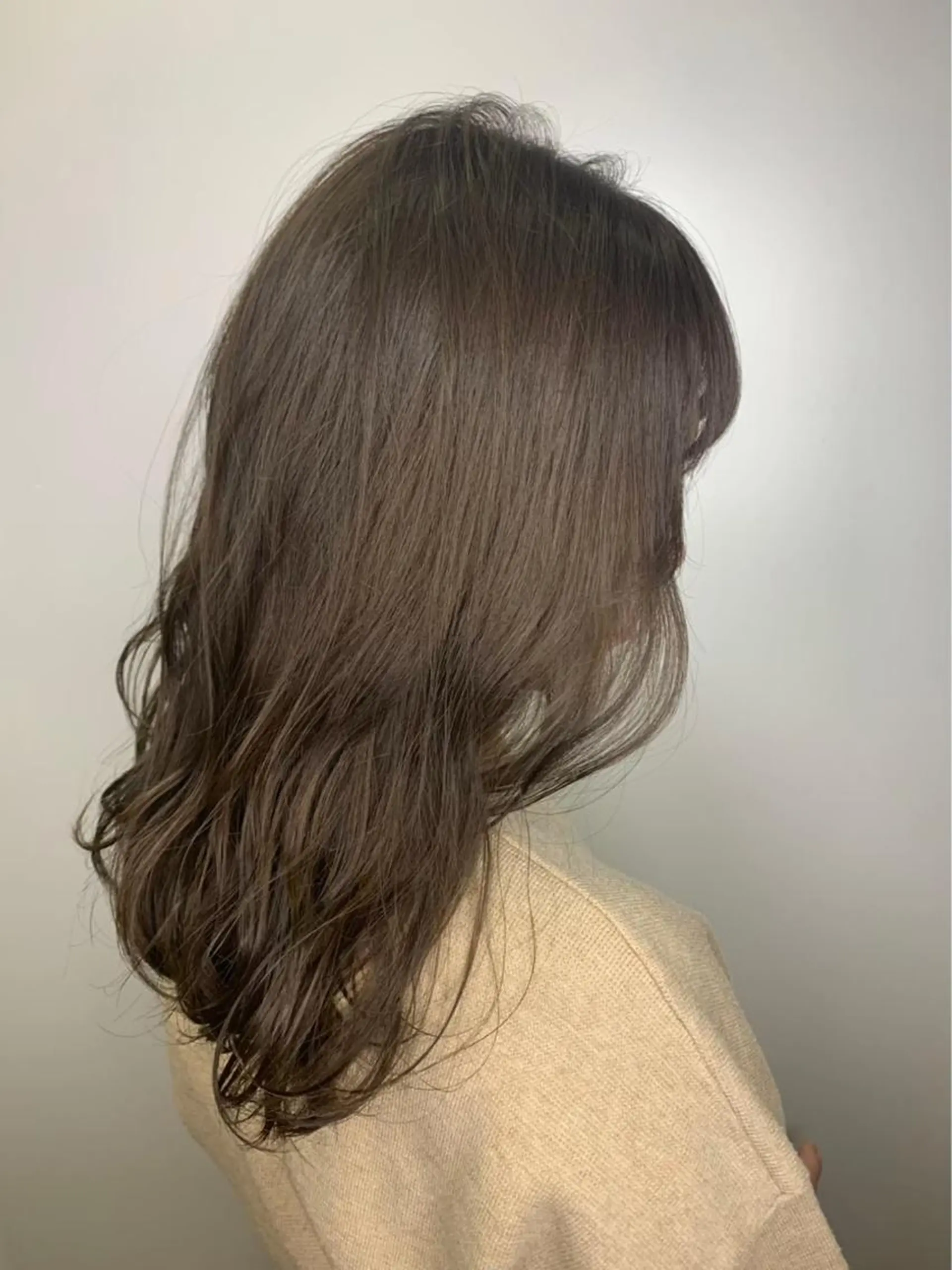 ミディアム カラー ブリーチ グレージュ カーキグレージュ ブリーチなしカラー Ameri/髪質改善 /韓国ヘア🇰🇷のヘアスタイル