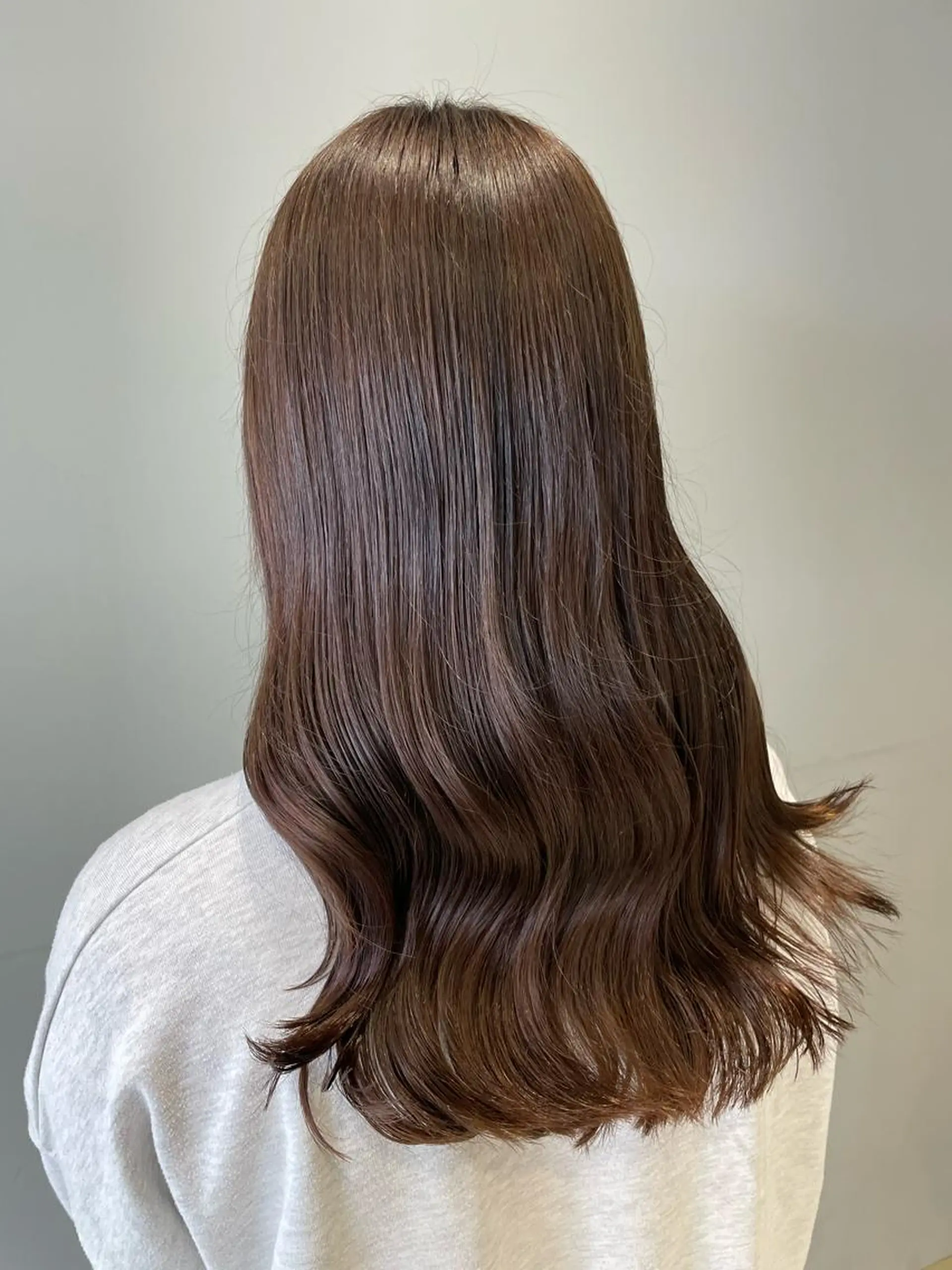 カラー 吉原 愛美のヘアスタイル