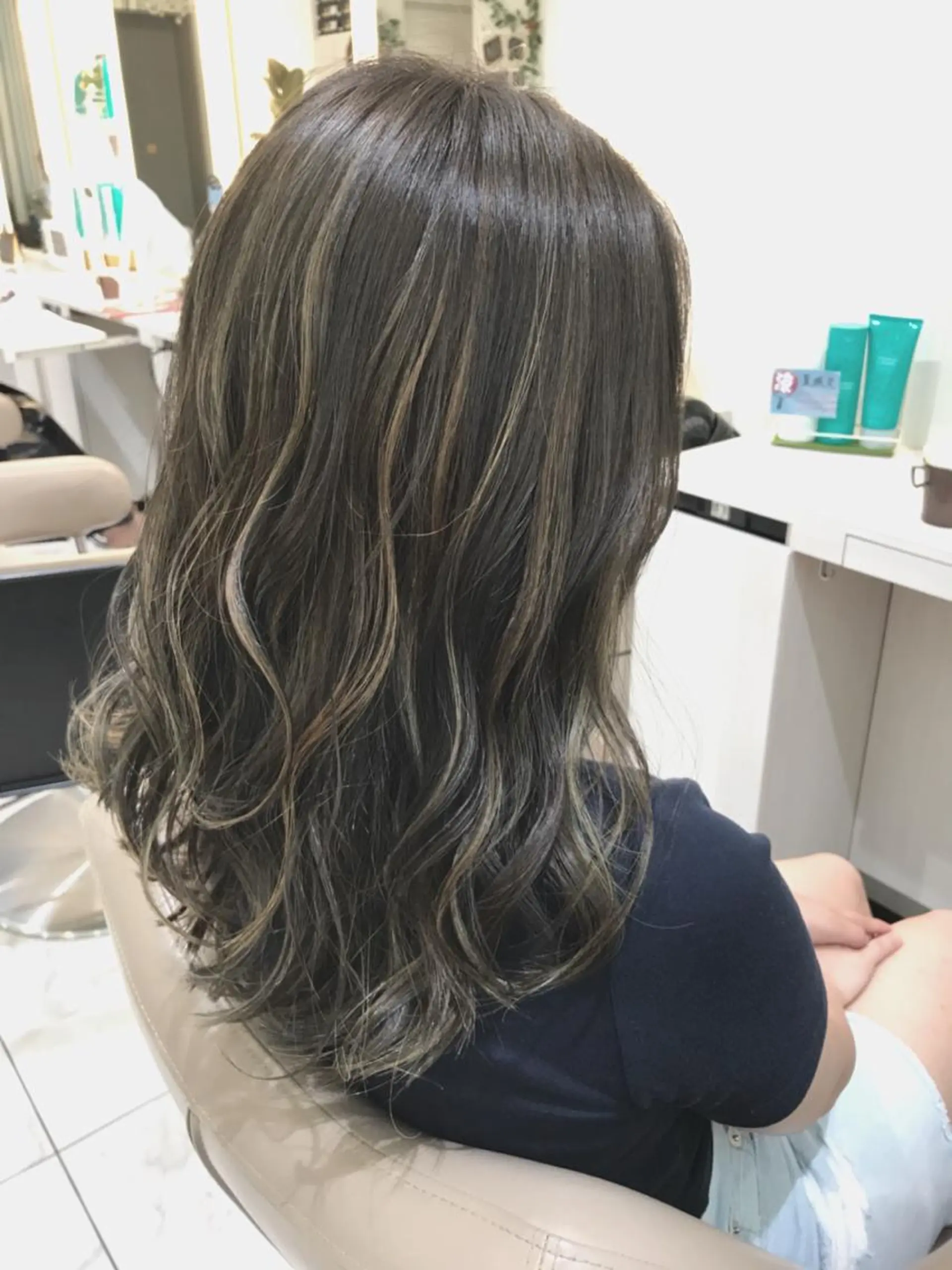 セミロング カラー グレージュ ハイライトカラー ハイライト カット ヘアカラー 山崎俊輔/髪質改善 /バレイヤージュのヘアスタイル