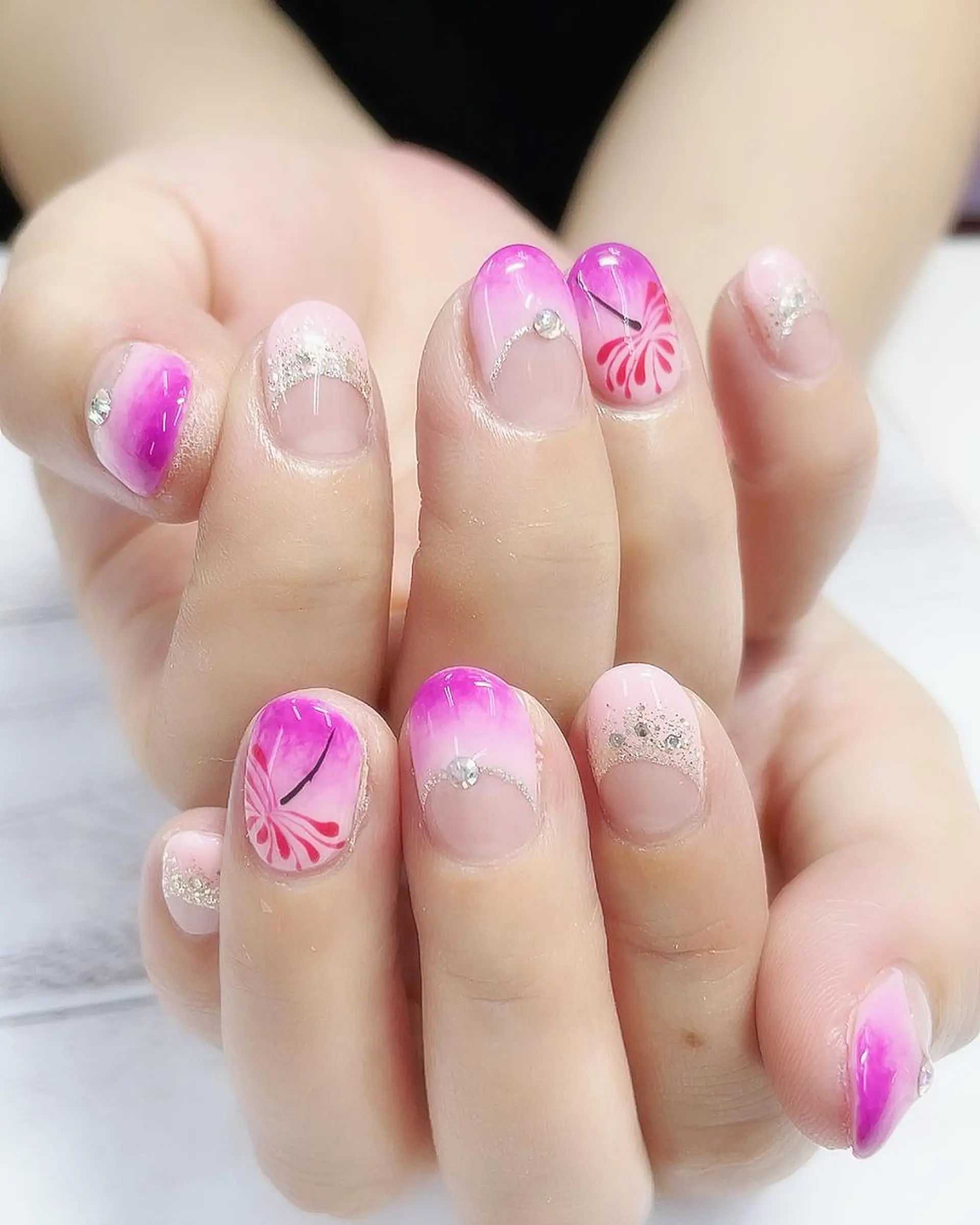 ネイル ハンドネイル リラネイル Aikenのネイルデザイン