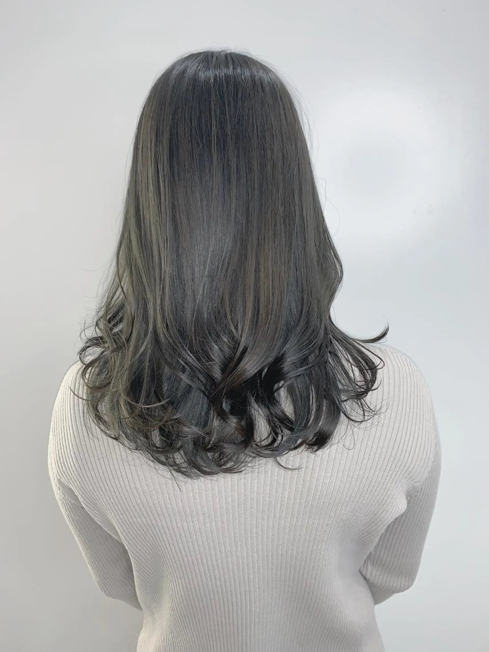 セミロング カラー ヘアアレンジ セミロングパーマ アディクシーカラー ベージュカラー ダークグレー ダークグレージュ レイヤーカット/艶髪 🎀笠原 優花🎀のヘアスタイル