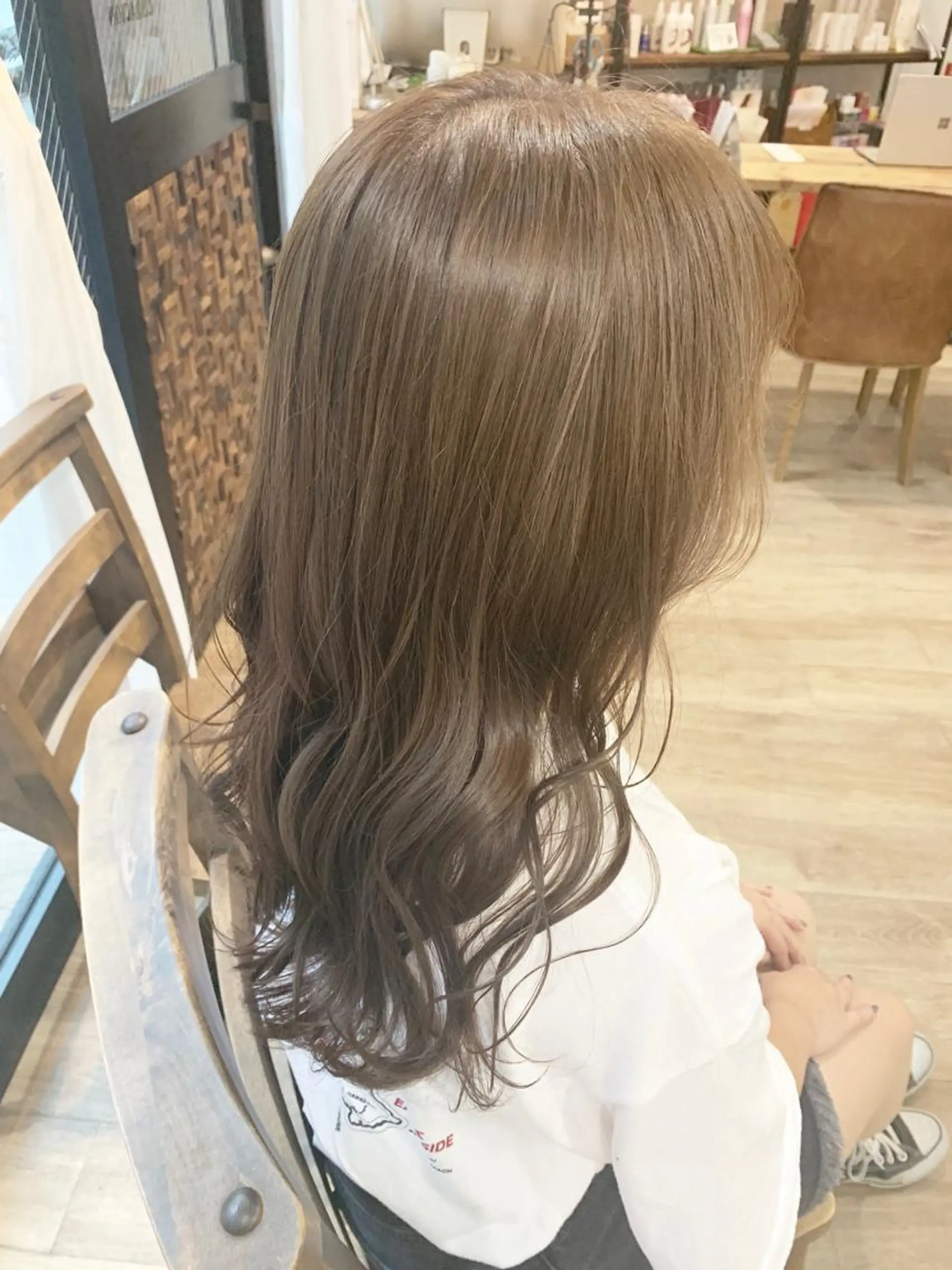 ロング カラー いけだ　ひかり ハイライトくびれヘアのヘアスタイル