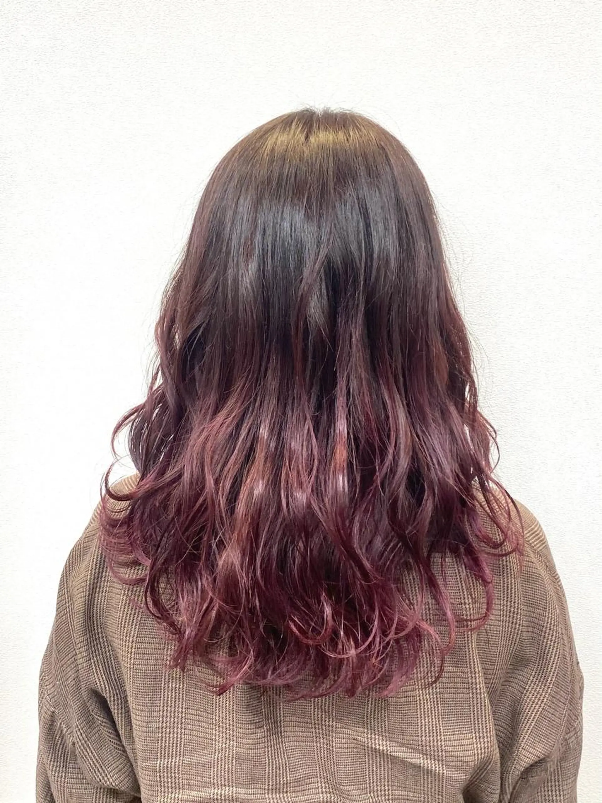 セミロング カラー カシス グラデーションカラー 髪質改善特化サロン ICONIQ天神店のヘアスタイル