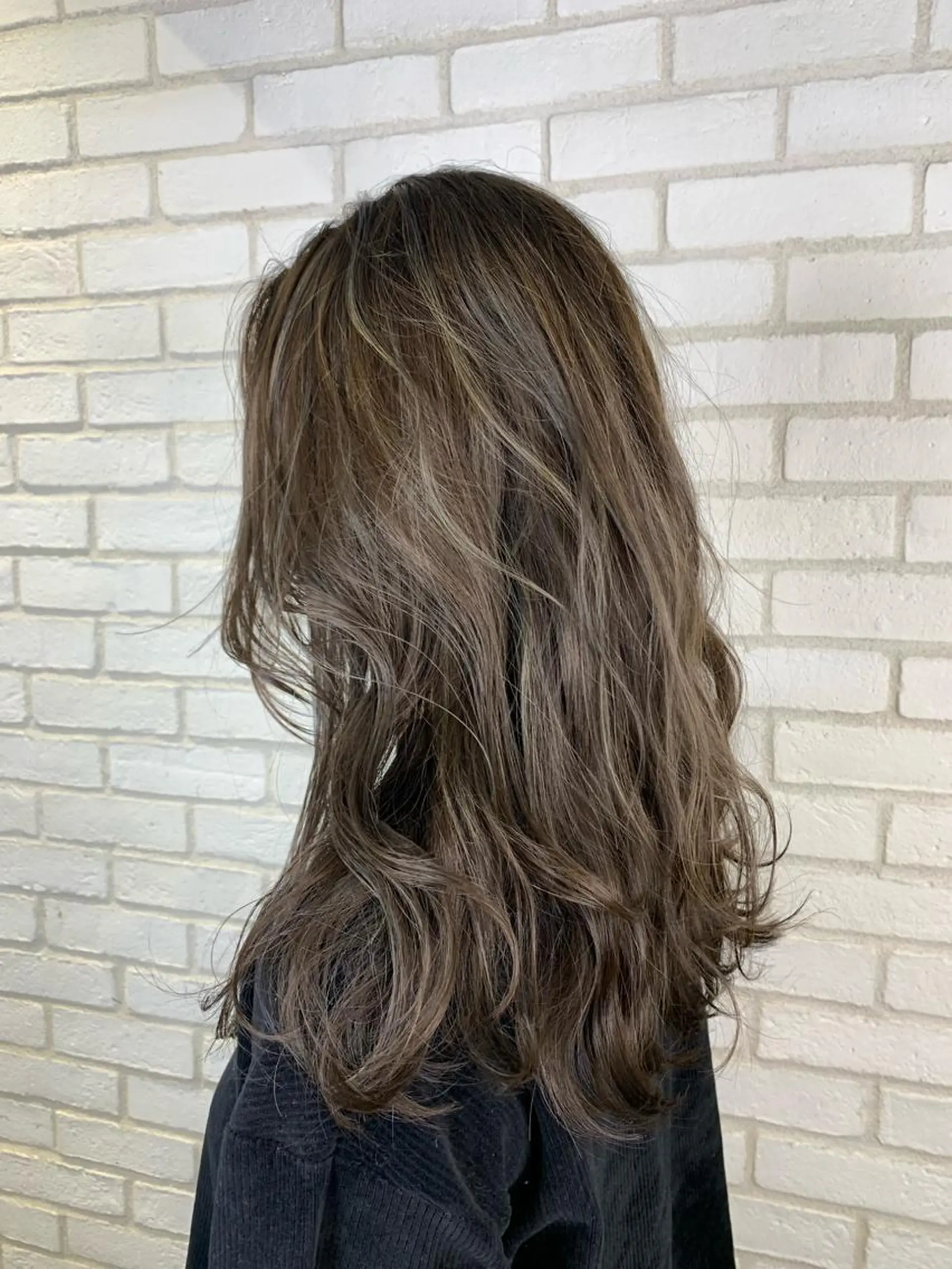 ロング カラー ハイライトカラー ハイライト ヘアカラー トリートメント she2.shinjuku所属・takumi Hのヘアスタイル