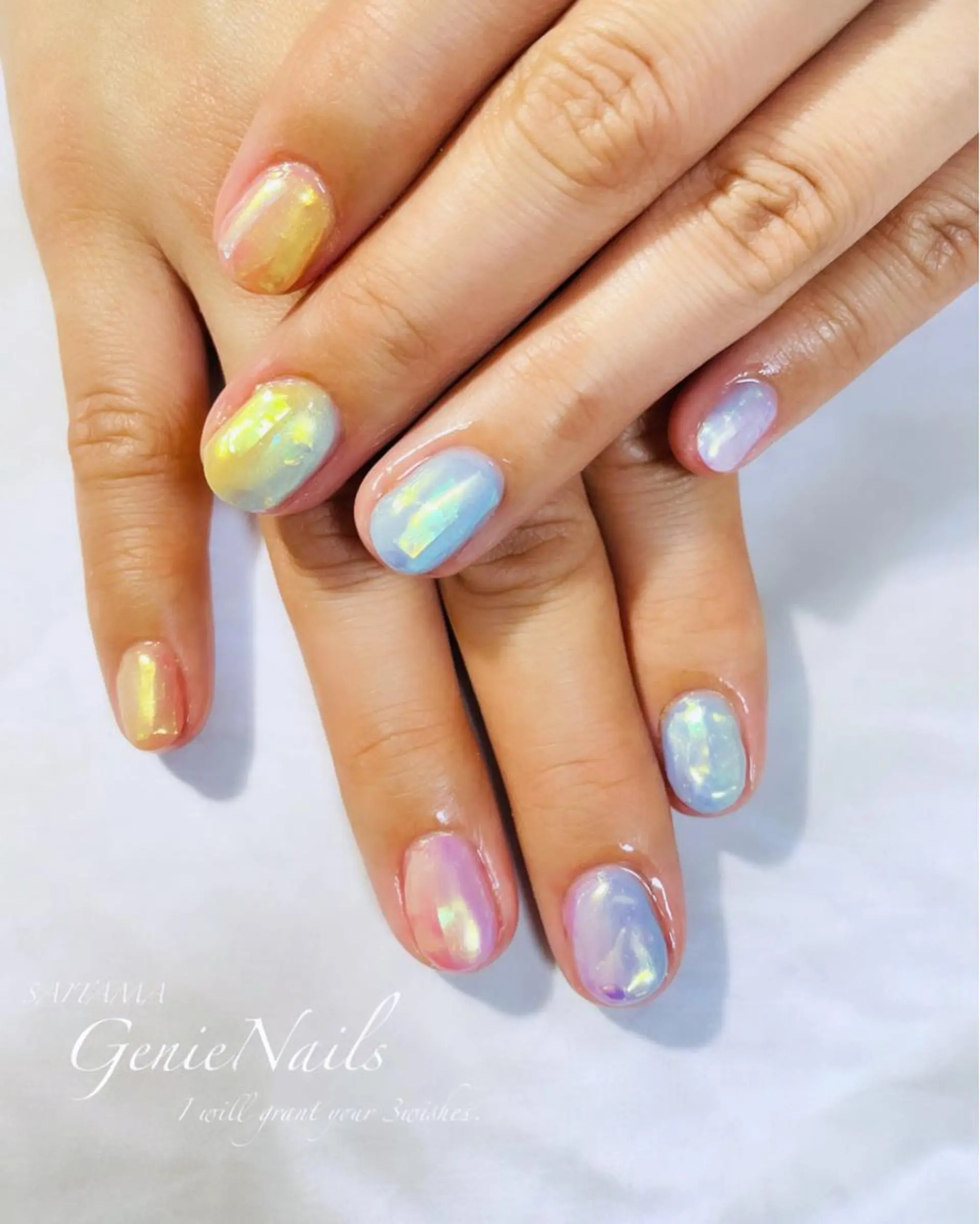 ネイル オーロラネイル グラデーション Genie Nailsのネイルデザイン