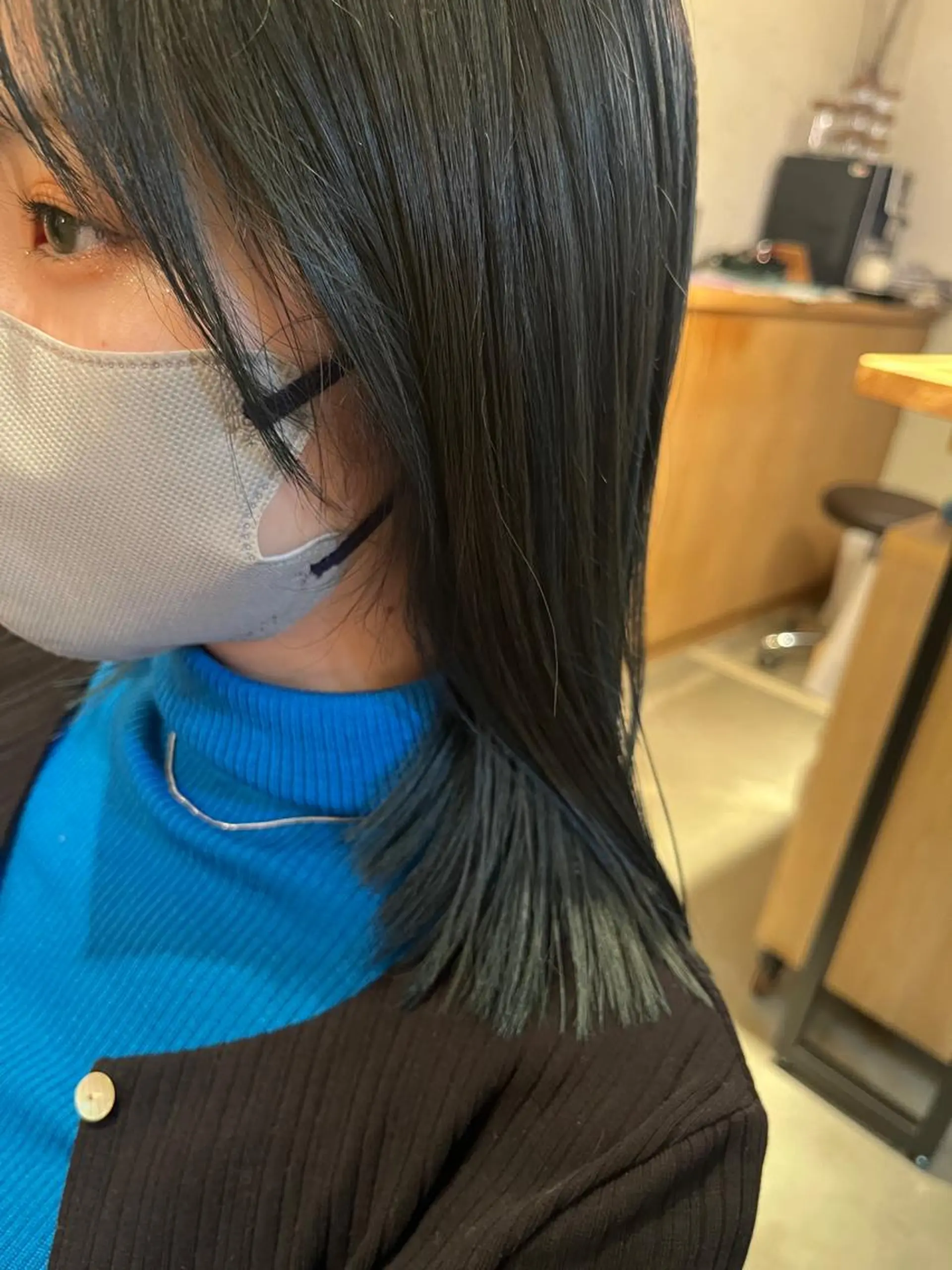 ミディアム カラー 三品 早妃のヘアスタイル