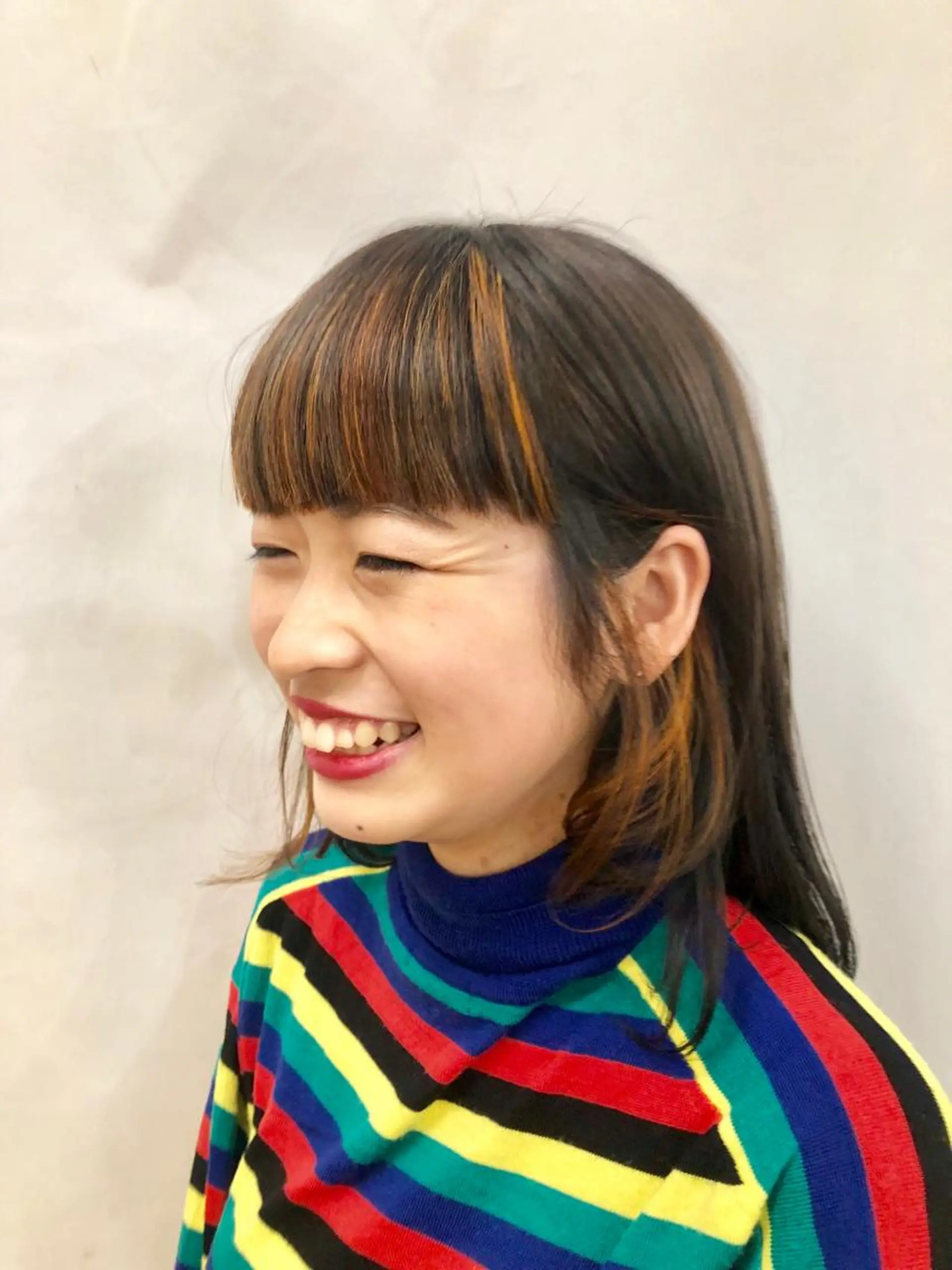 カラー イヤリングカラー インナーカラー 髪質改善✨石塚 真梨奈のヘアスタイル