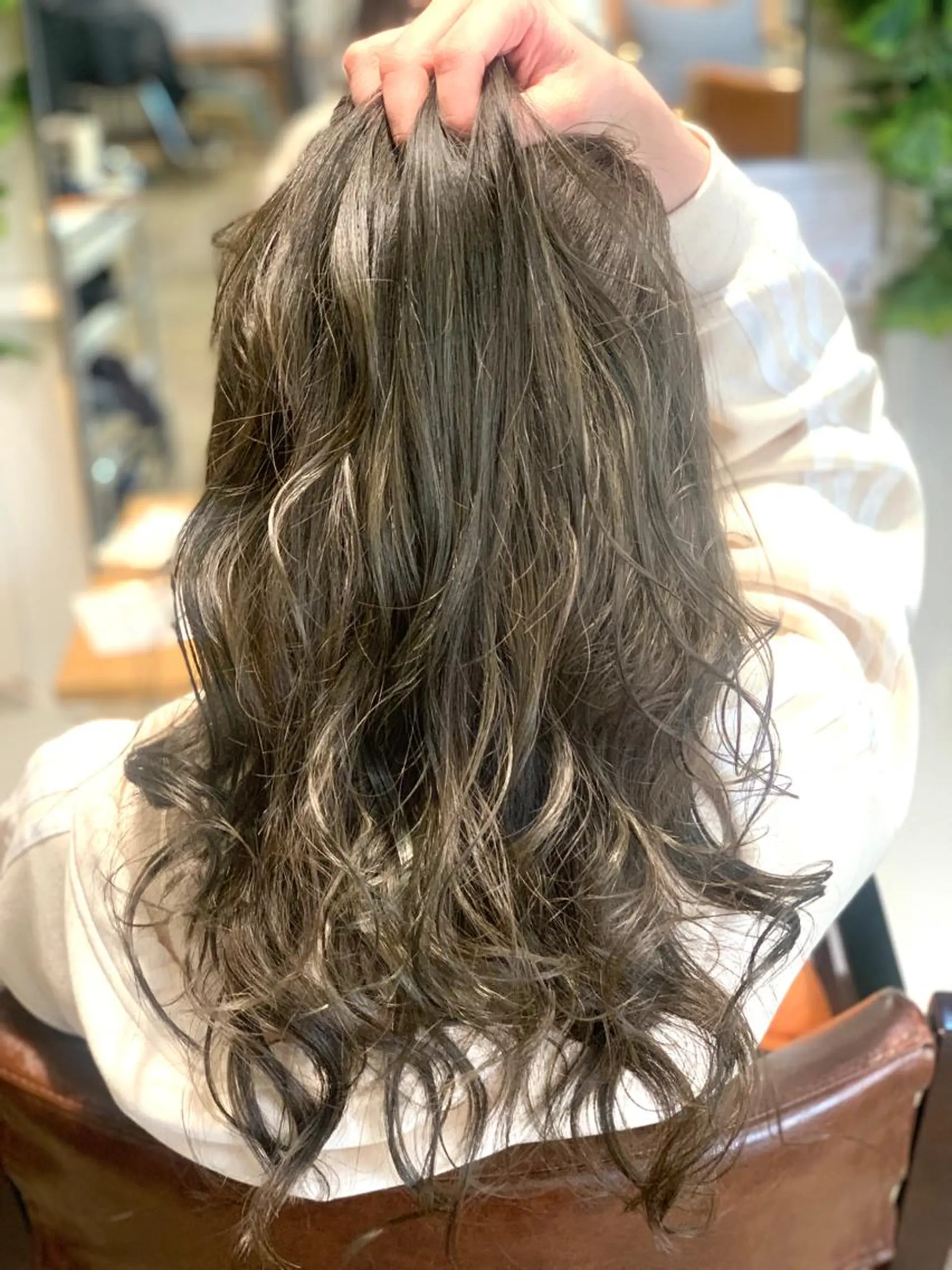 ロング カラー カット ヘアカラー トリートメント ハイライト✨髪質改善 TAKAさんです😊のヘアスタイル