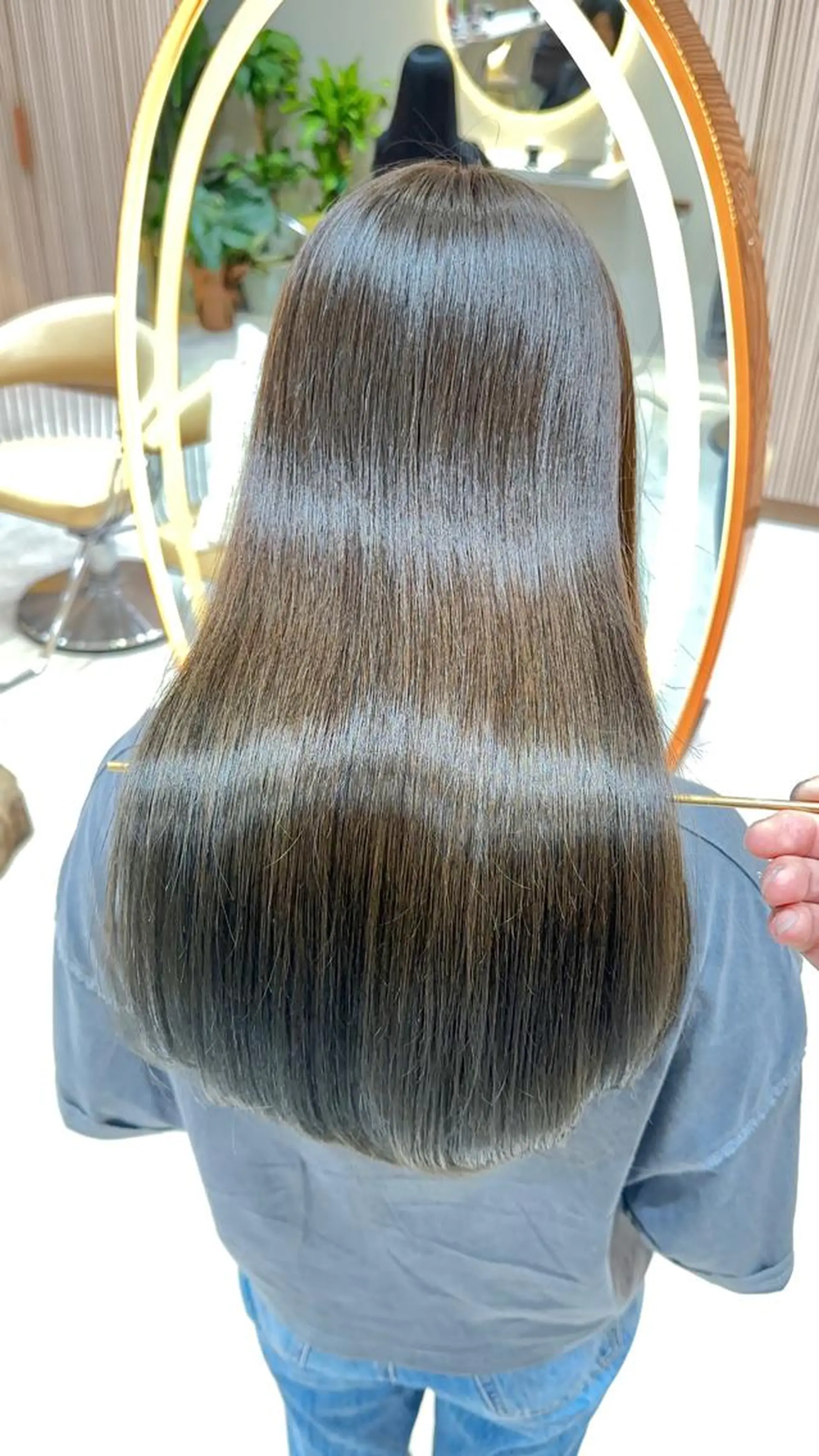 セミロング カット ヘアカラー トリートメント レイヤー❣️縮毛矯正 川村利幸のヘアスタイル