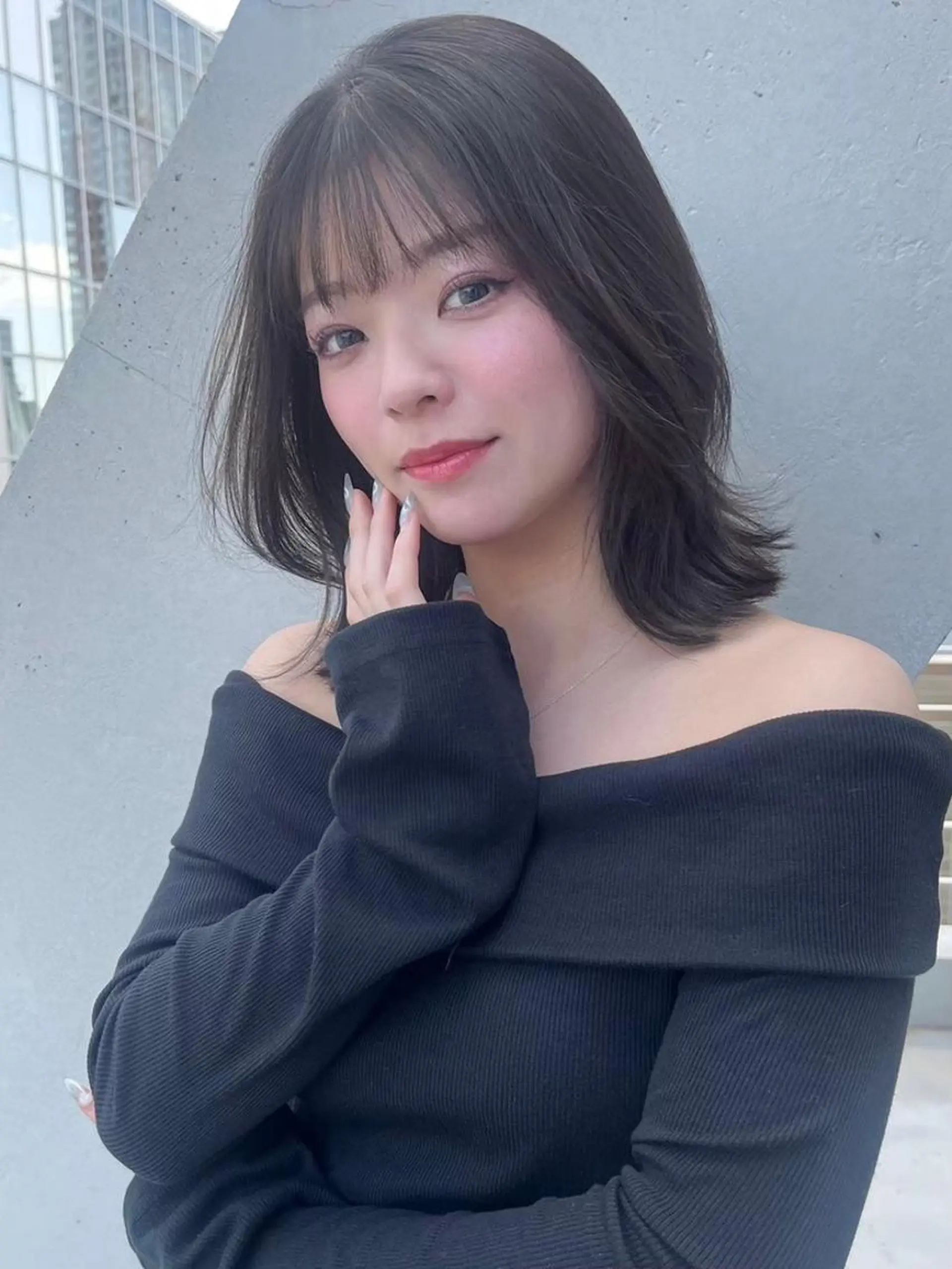 カラー 韓国🇰🇷トレンド レイヤーカット🩶のヘアスタイル