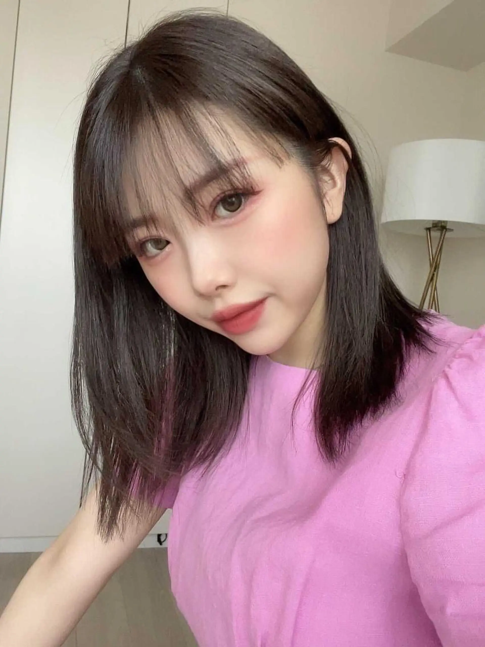 ミディアム カラー ブラウンカラー レイヤーカット 柔らかブラウン/顔周 りレイヤー♡ユウシのヘアスタイル