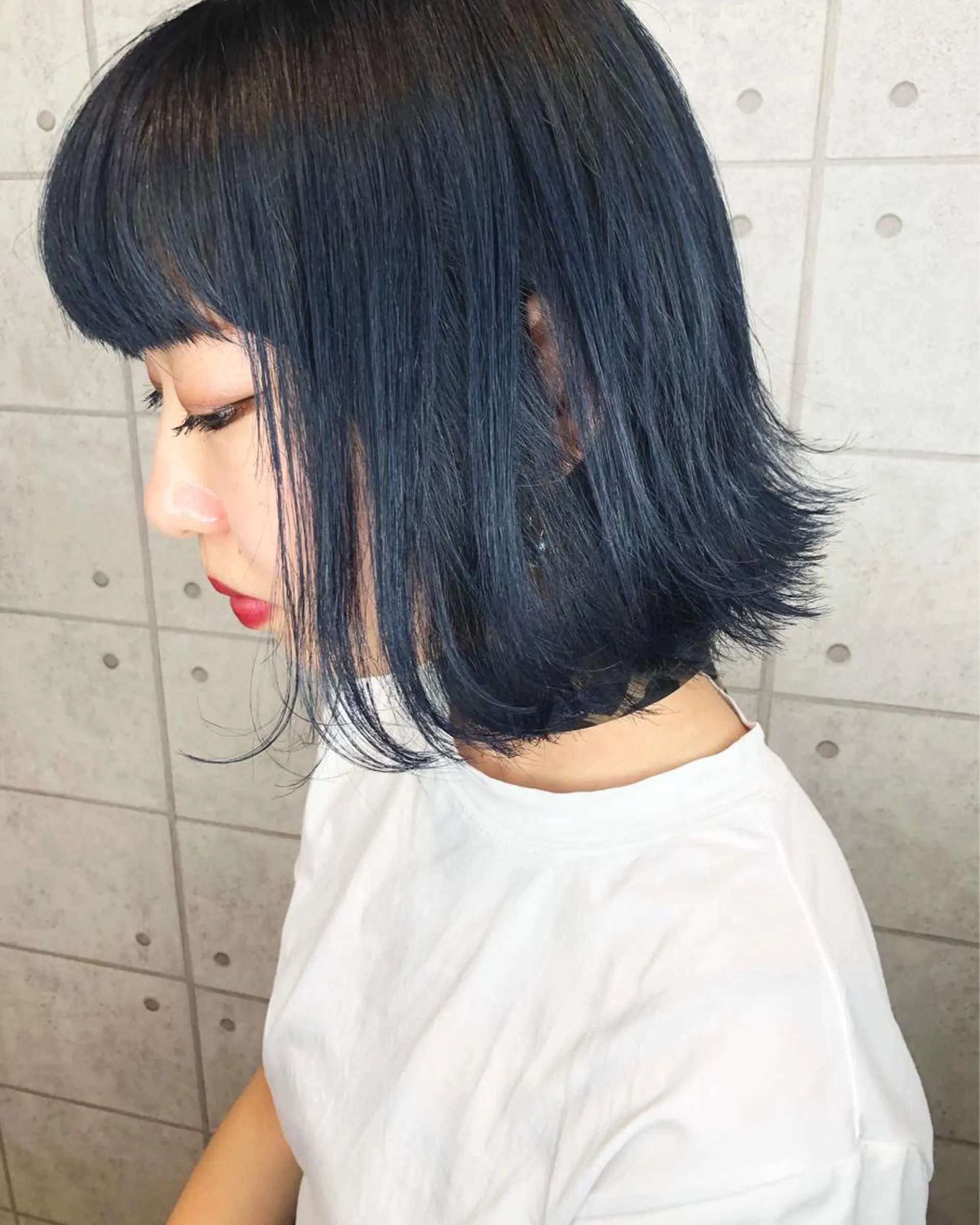 ショート カラー ブルーカラー ネイビーカラー 西本 夏美のヘアスタイル