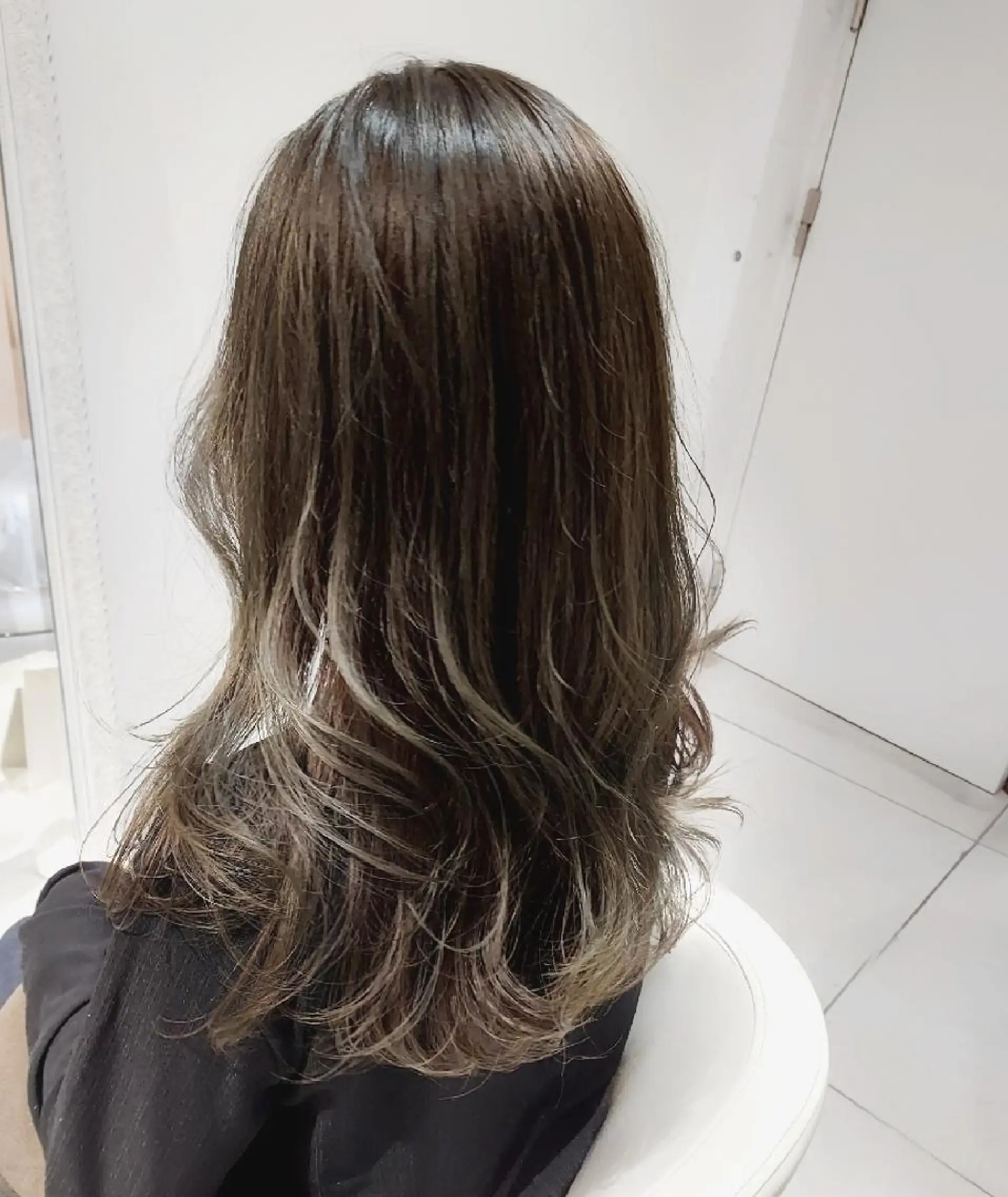 ロング カラー ハイライトカラー 外国人風カラー ハイライト 樋口 千尋のヘアスタイル